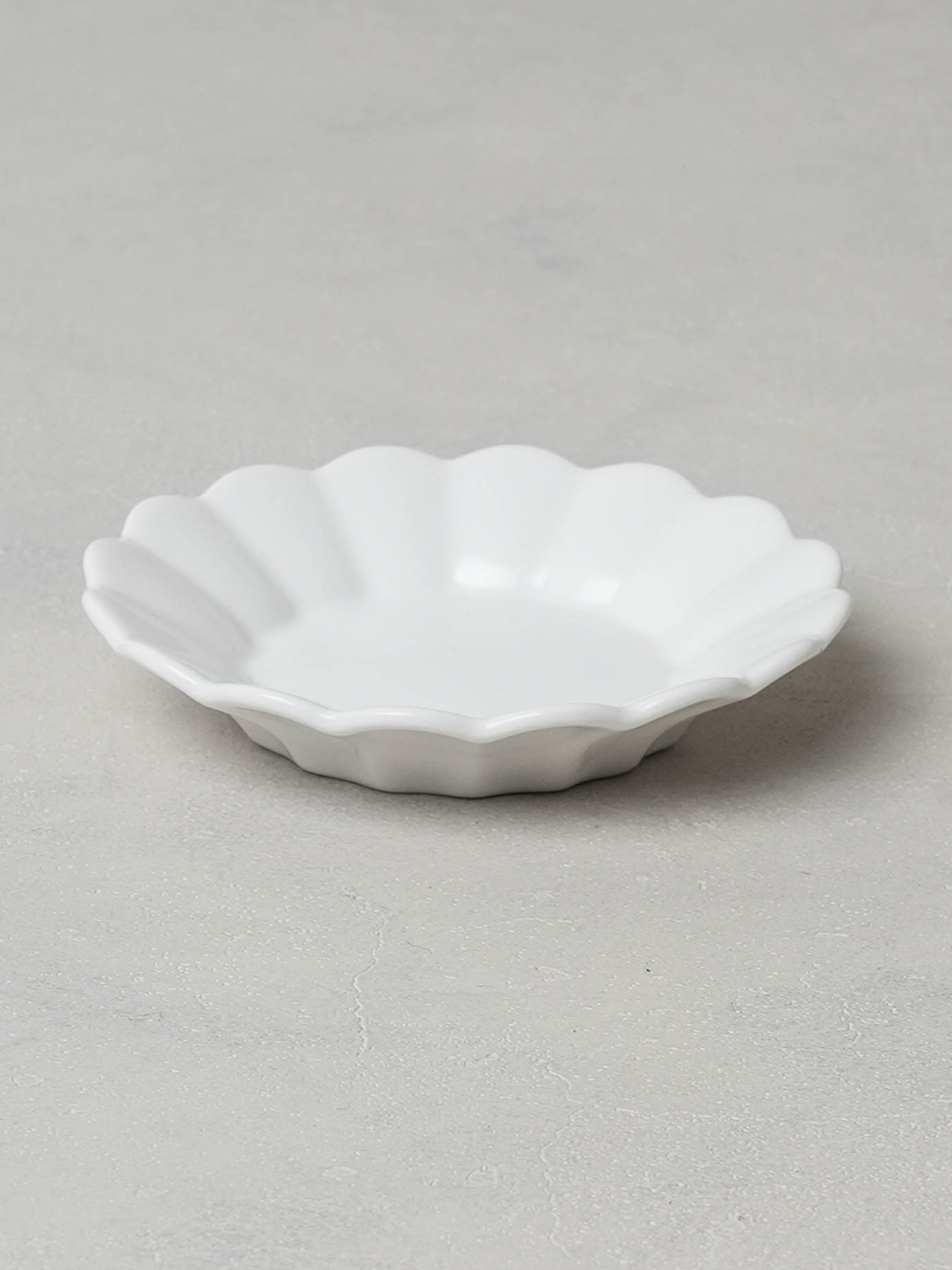 무광 꽃잎 접시 8 cm