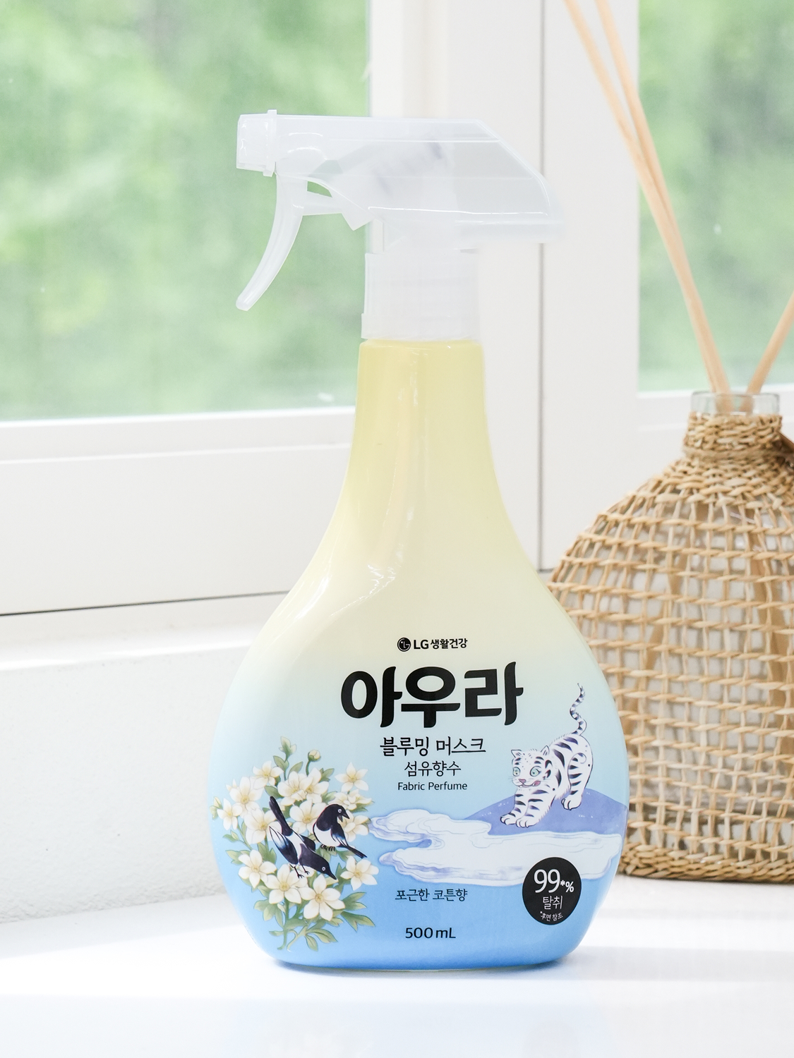 [전통에디션] 아우라 섬유 탈취제 500 ml 블루밍머스크 by LG생활건강