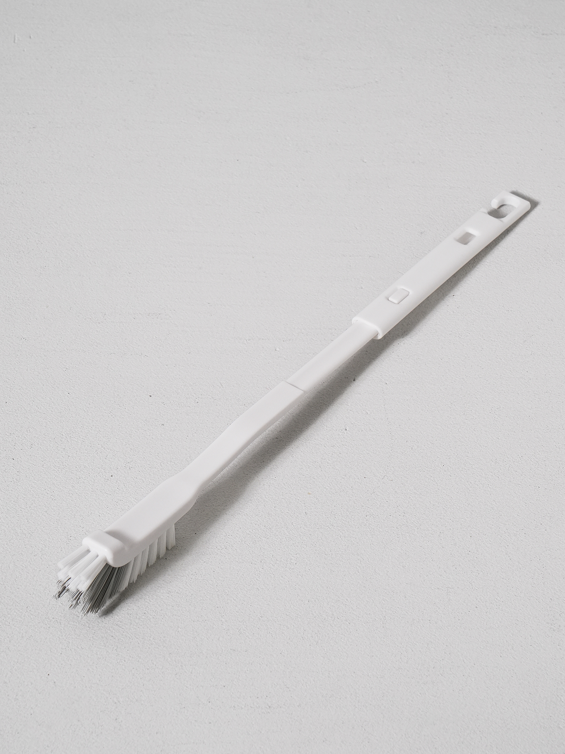Telescoping corner slim long type bottle brush