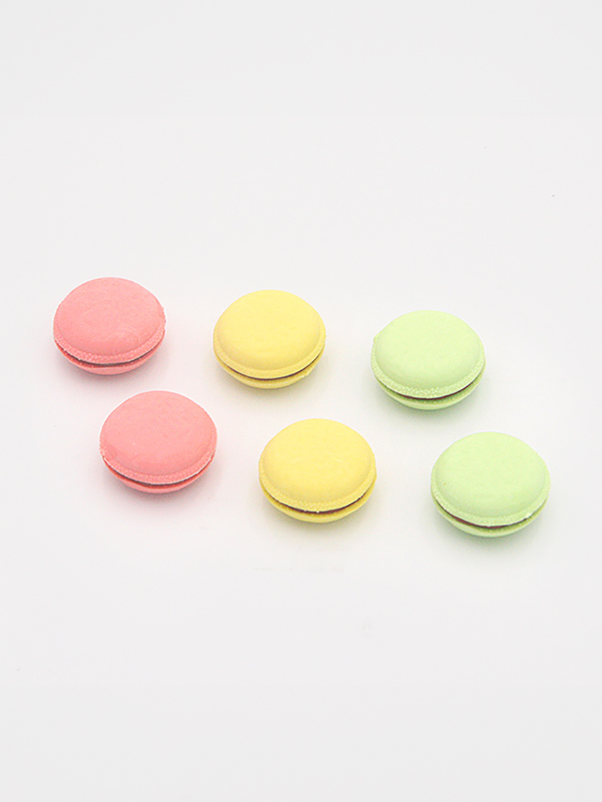 6 macaron erasers