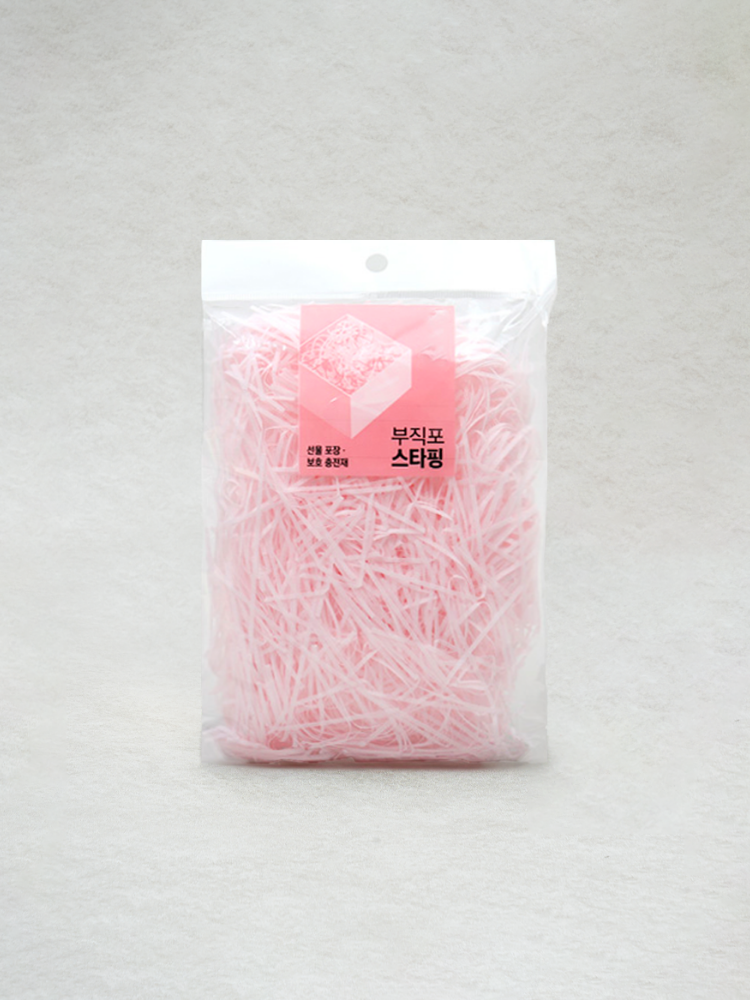 Colored non-woven stuffing pink