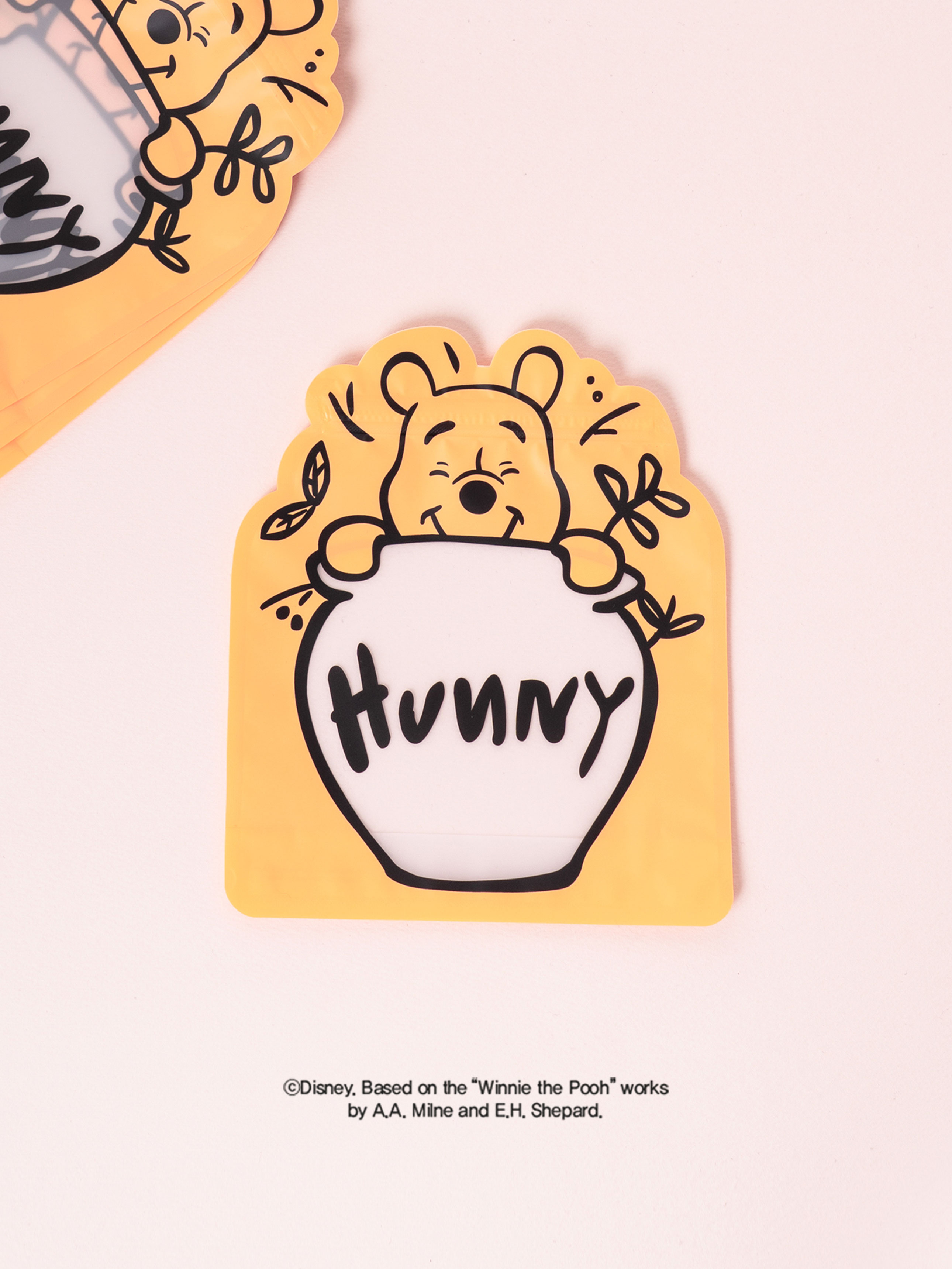 Disney Winnie the Pooh multi-purpose standing zipper bag 15