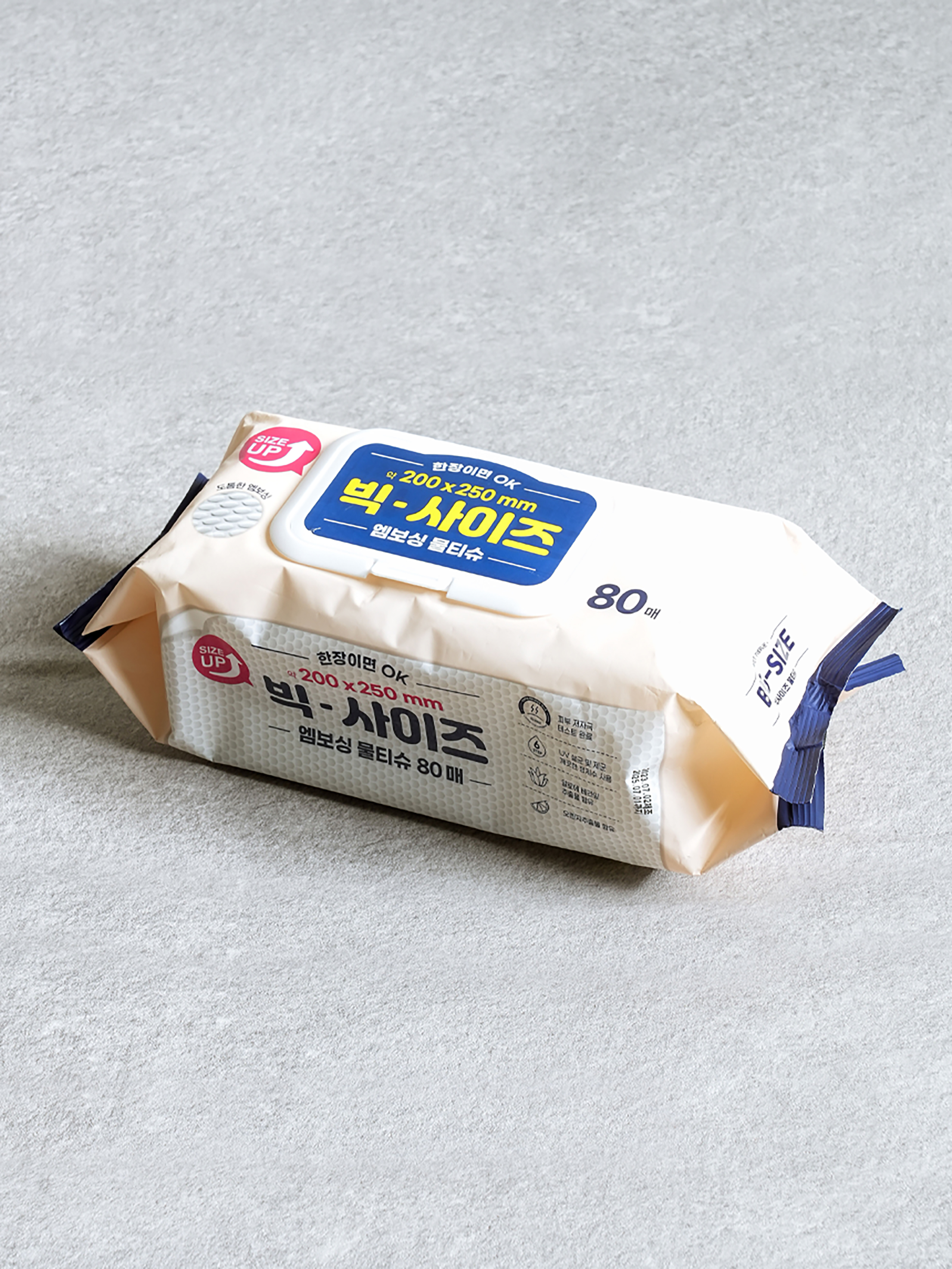 80 sheets of thick big size embossed wet wipes