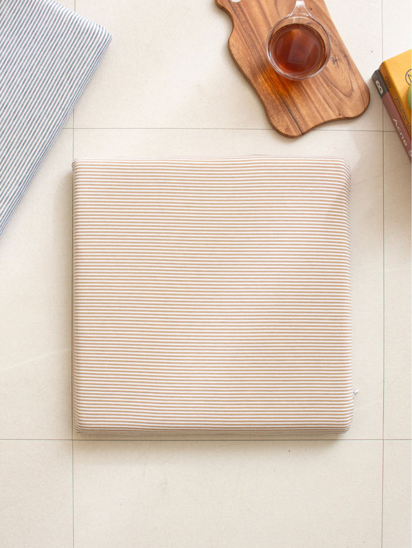 Striped square memory foam cushion 39