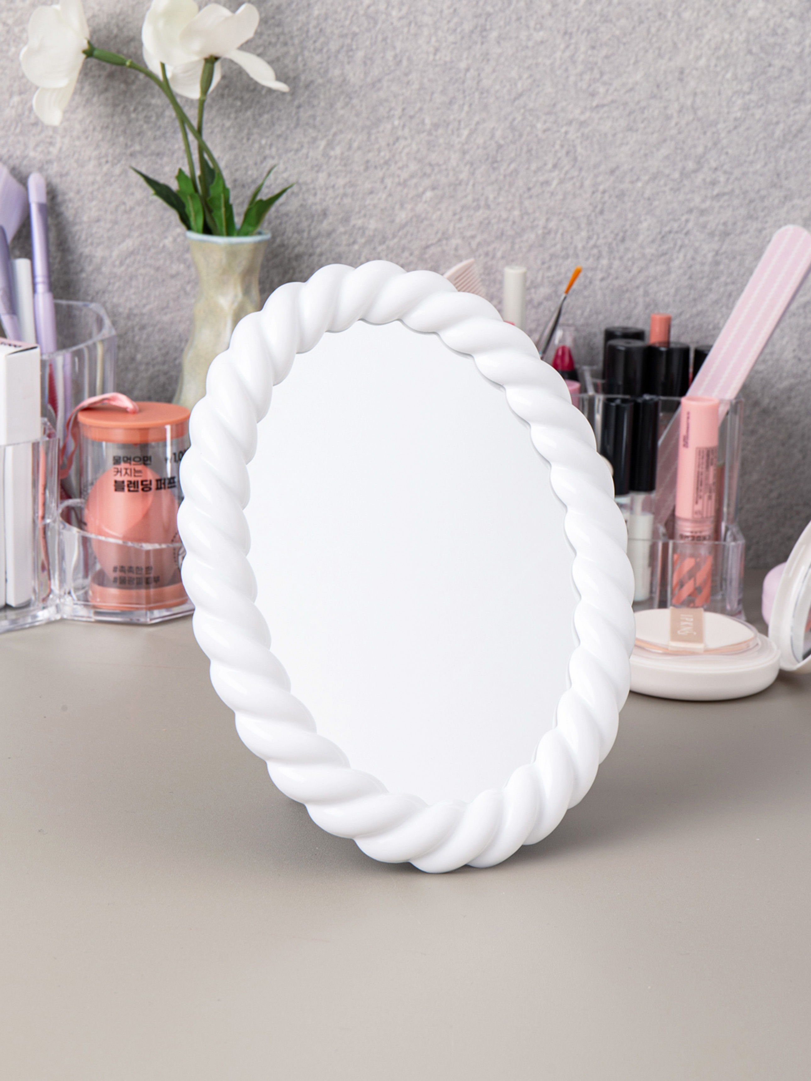 PP oval wall-mounted mirror (16*21)