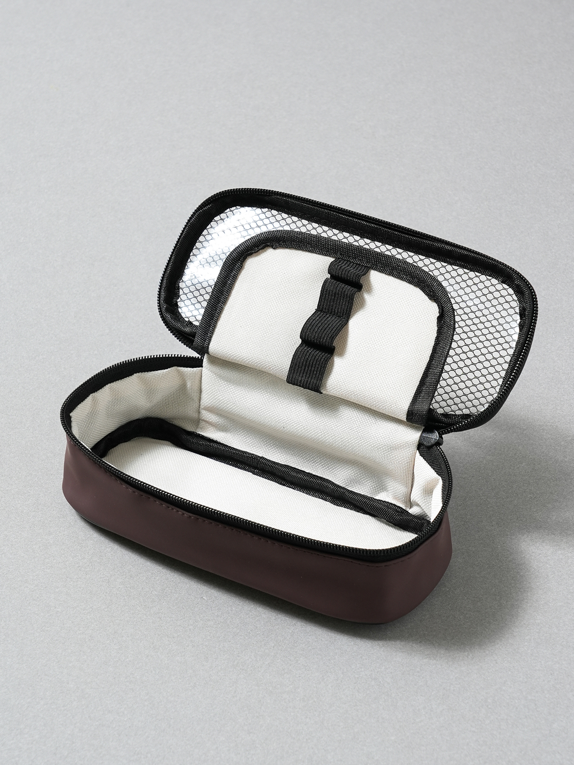 Zipper pen case with pen holder