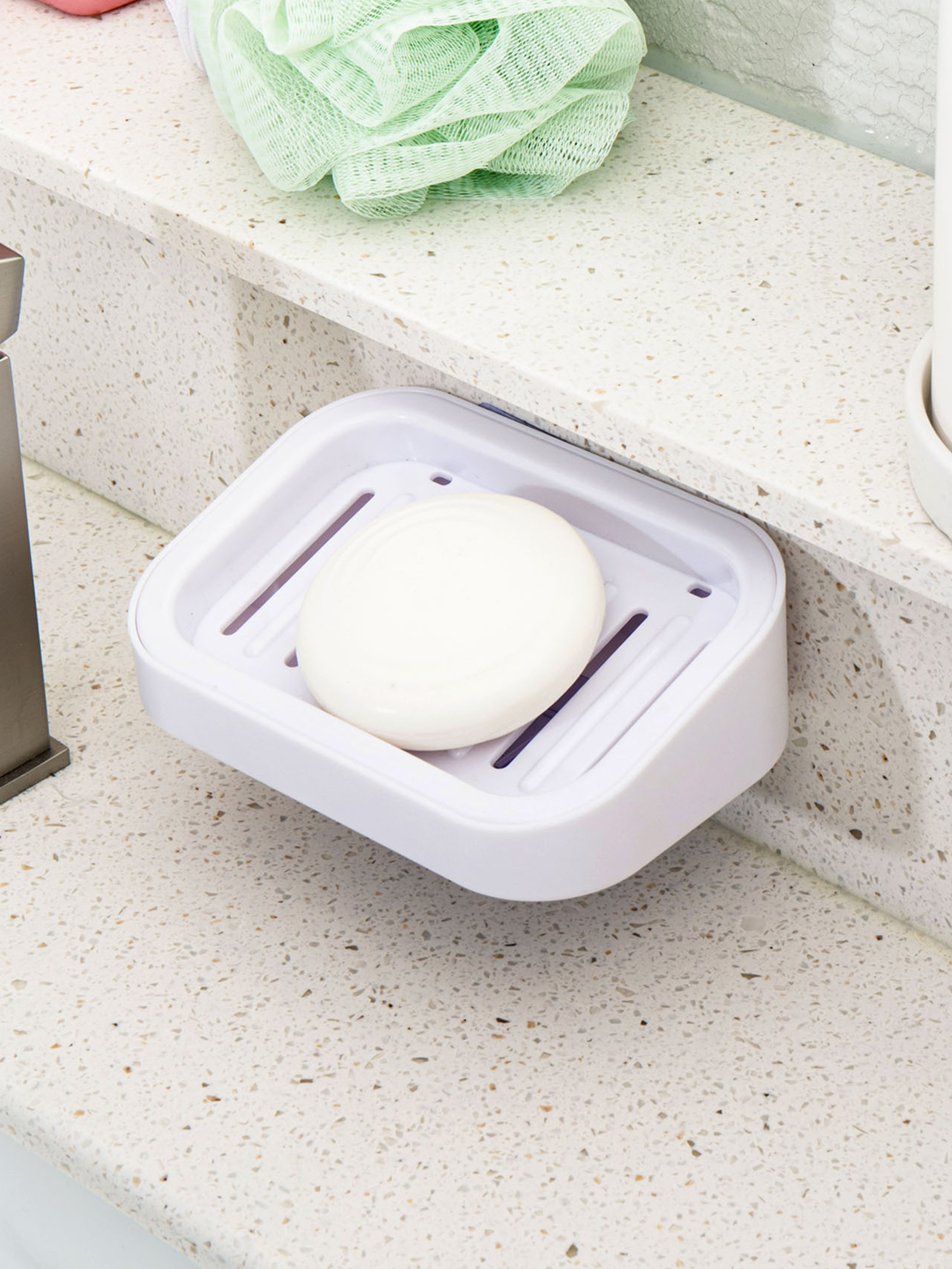 Rectangular detachable soap dish