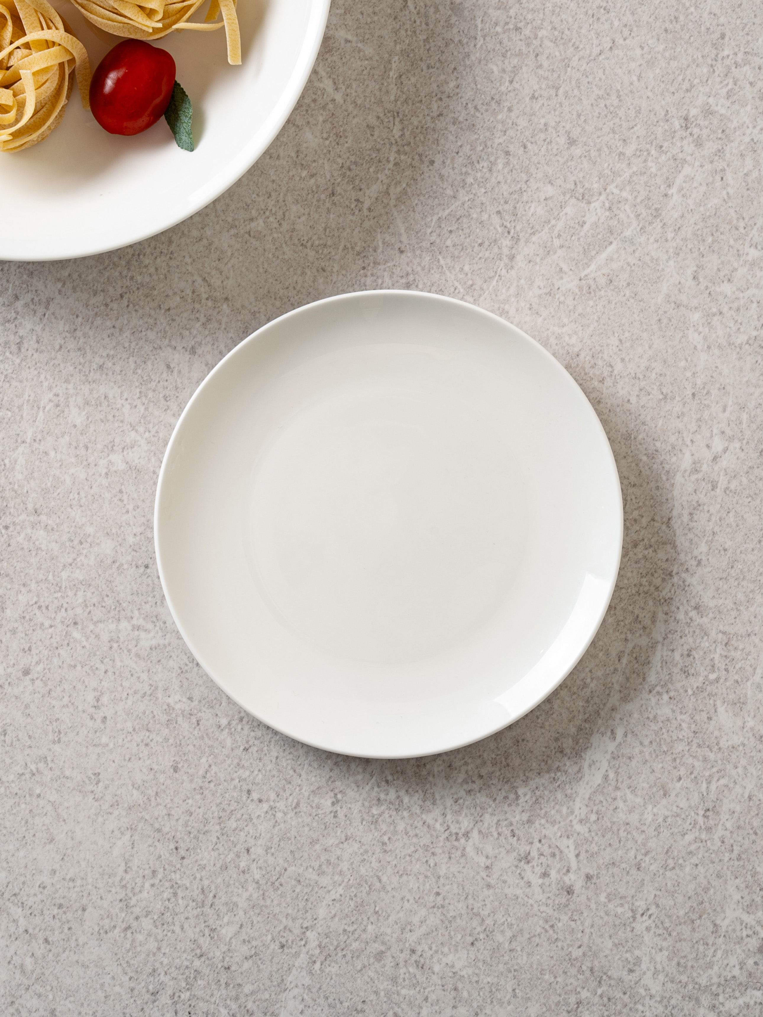 Bone china white flat plate 17.5 cm