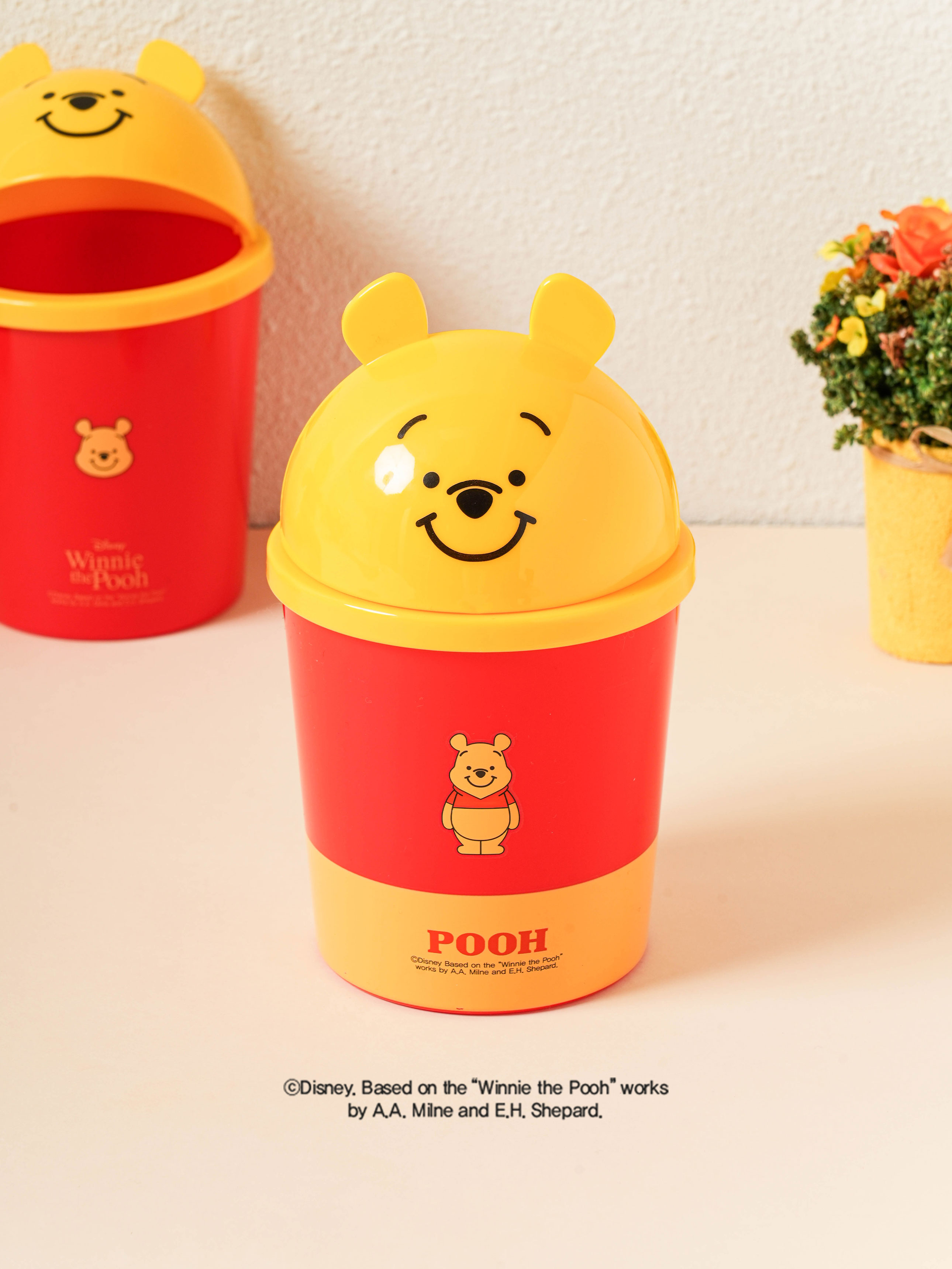 Disney Winnie the Pooh Tabletop Trash Can