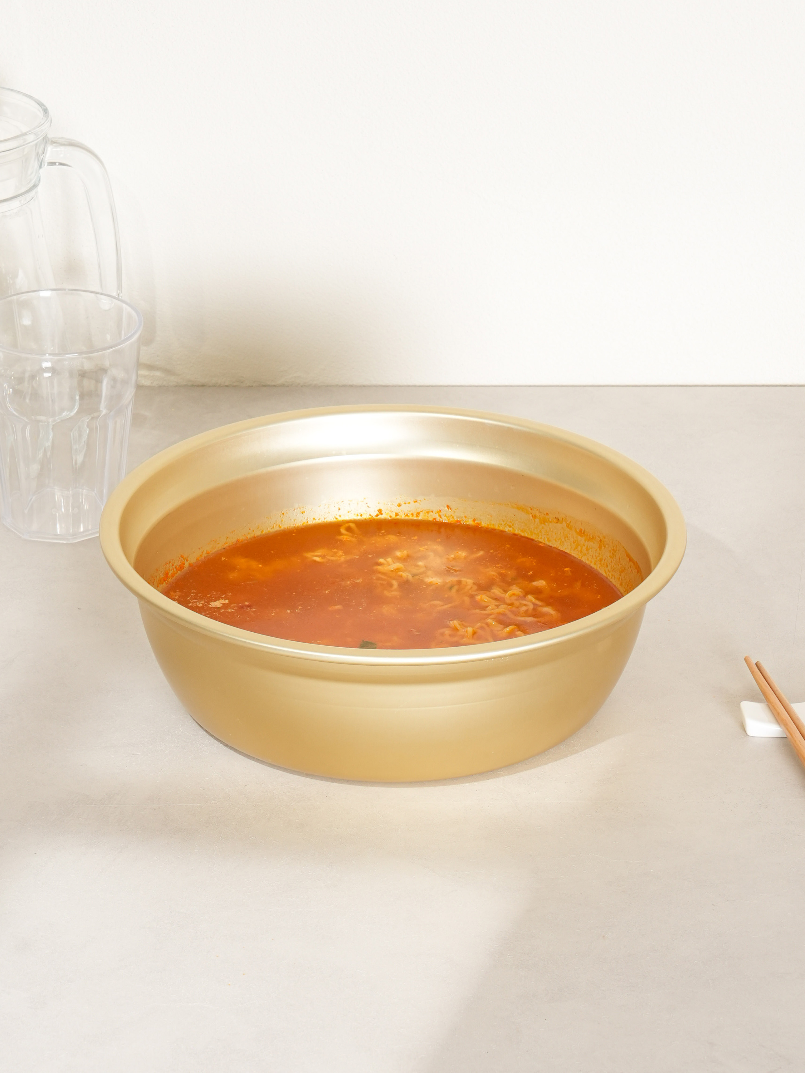 The two spoons are 28cm