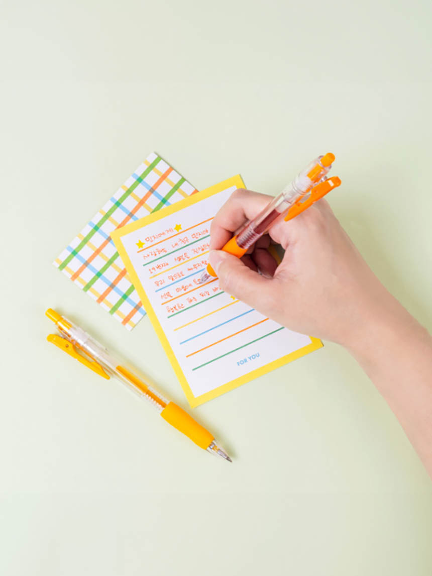 2 color knock-type gel pens (orange, yellow)