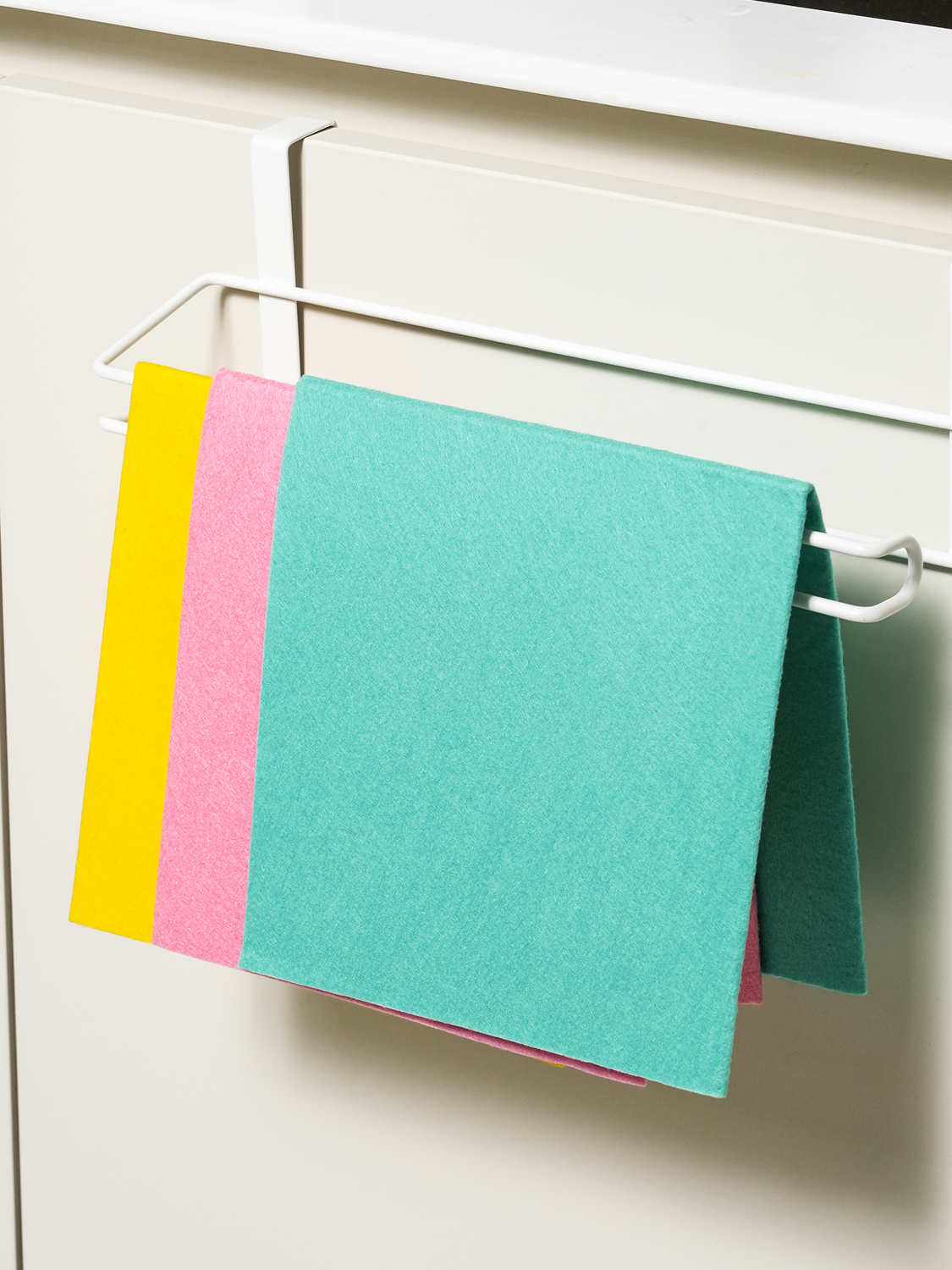 Domestic non-woven colored dishtowels (4 packs)