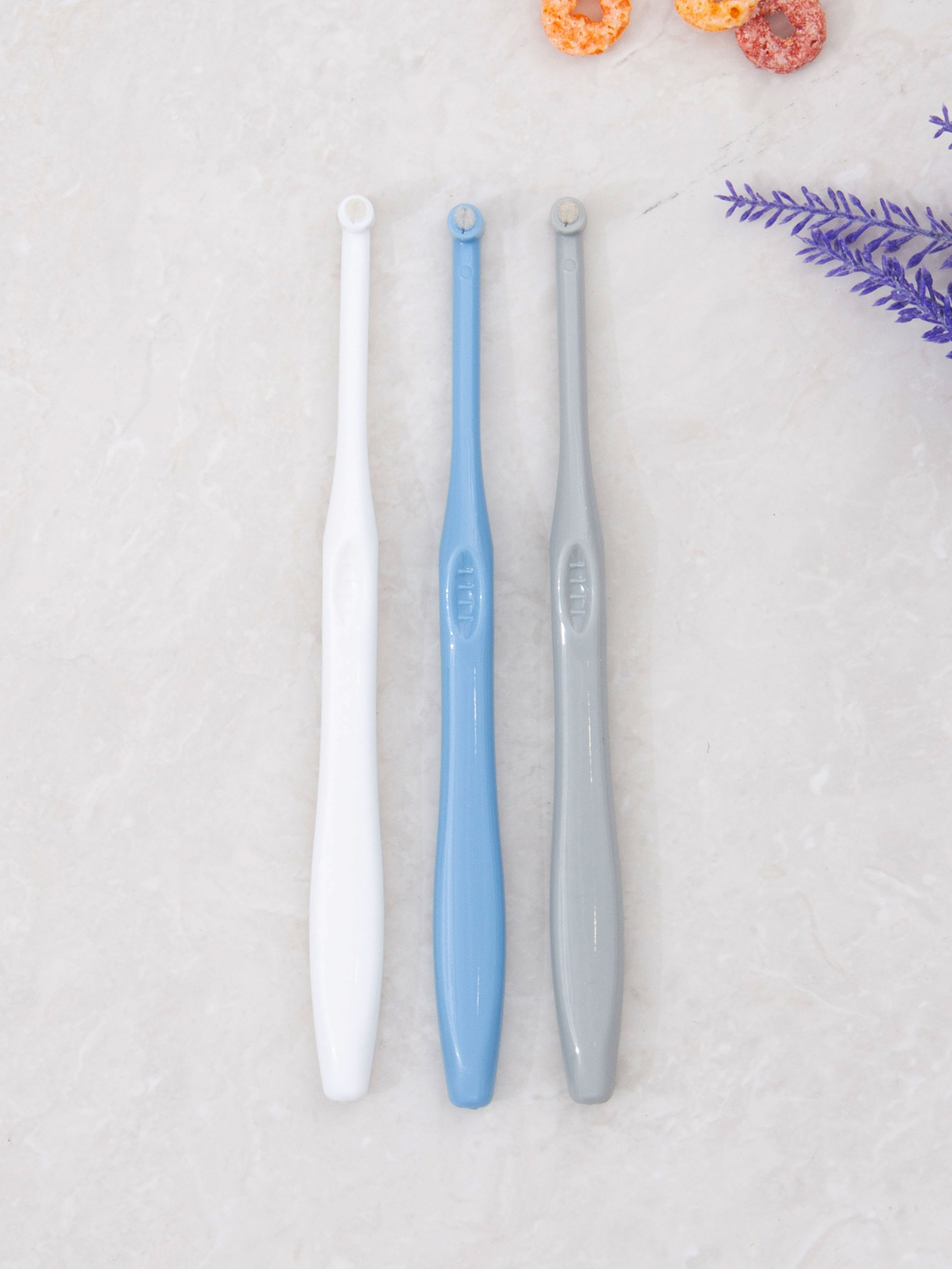 3 molar toothbrushes