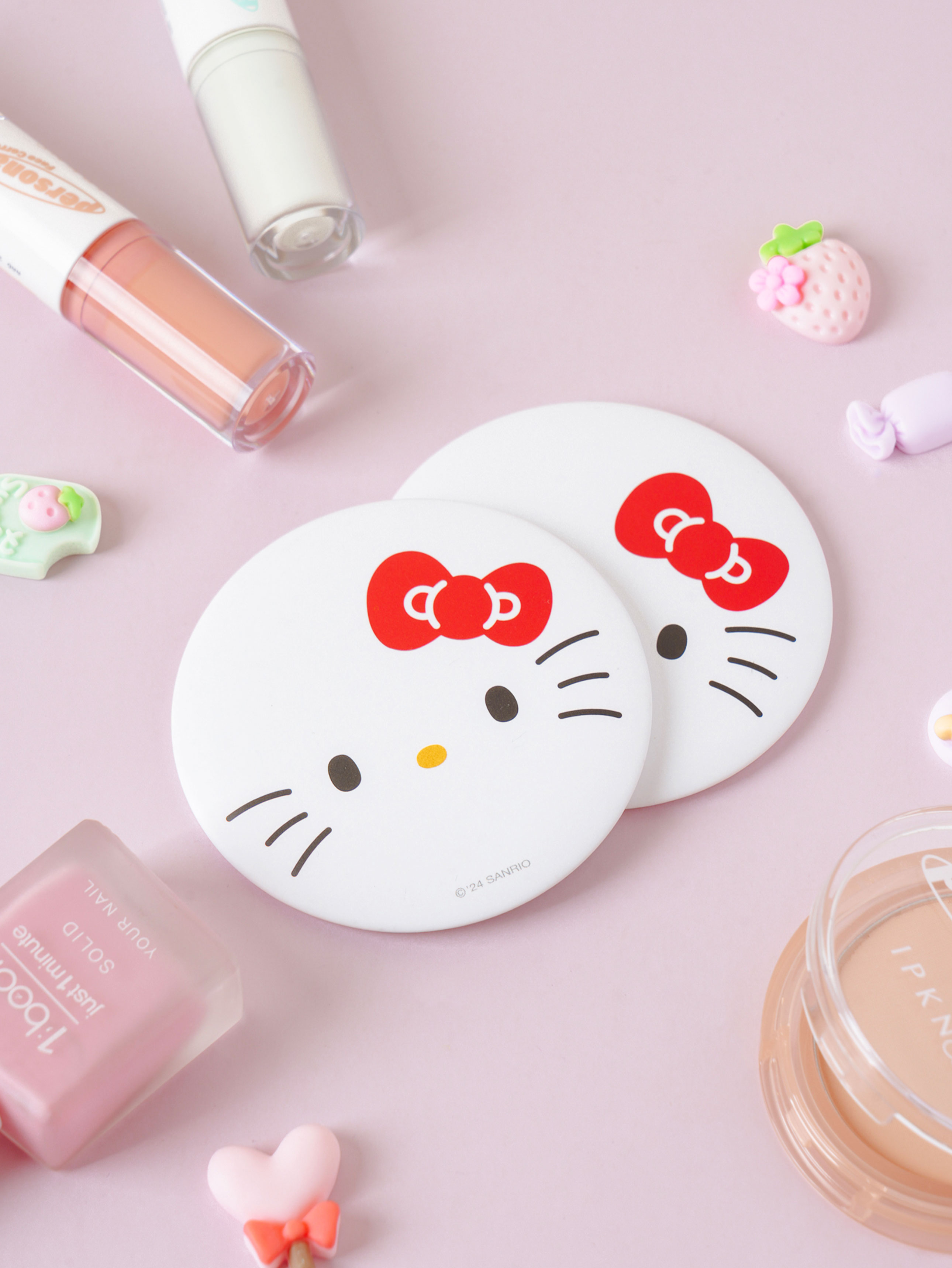 Hello Kitty round hand mirror white