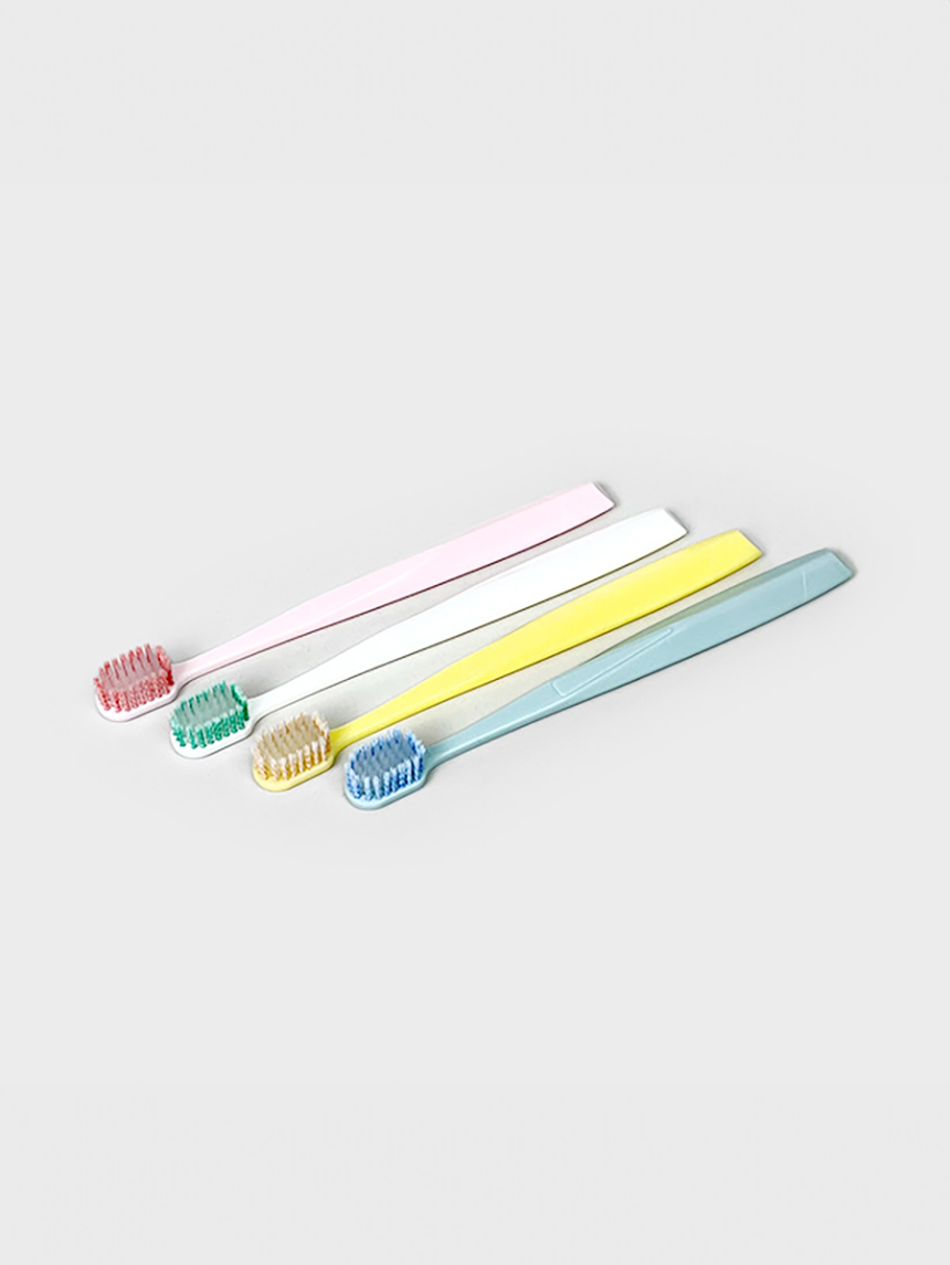 Two-tone spiral bristle toothbrush (4 packs)