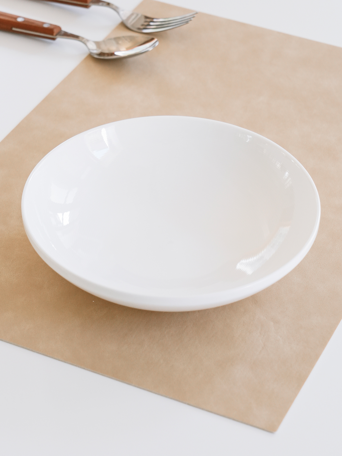 Pure white round ball 19 cm