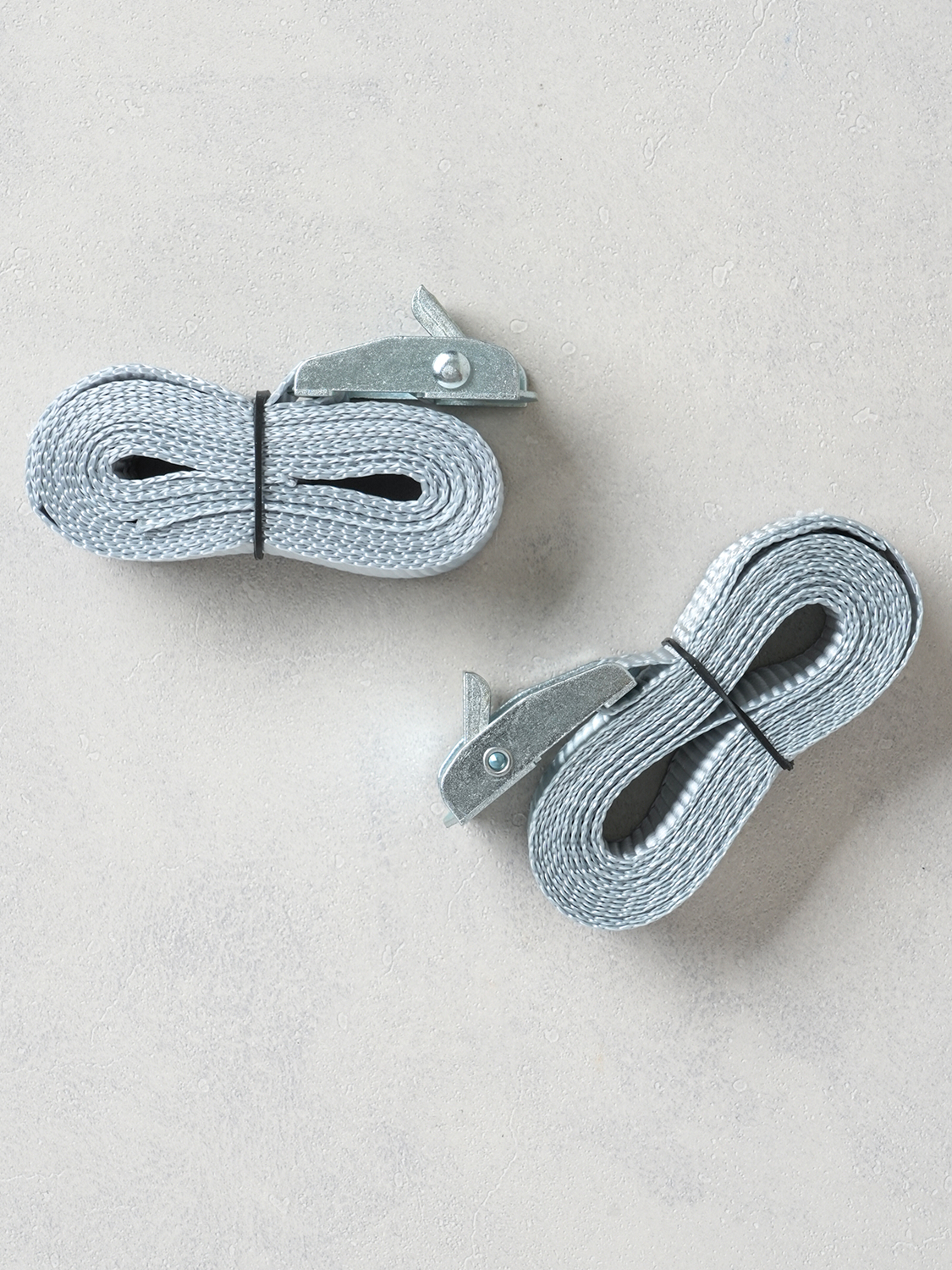 Includes 2 buckle straps for fixation (2.4 x 240 cm)