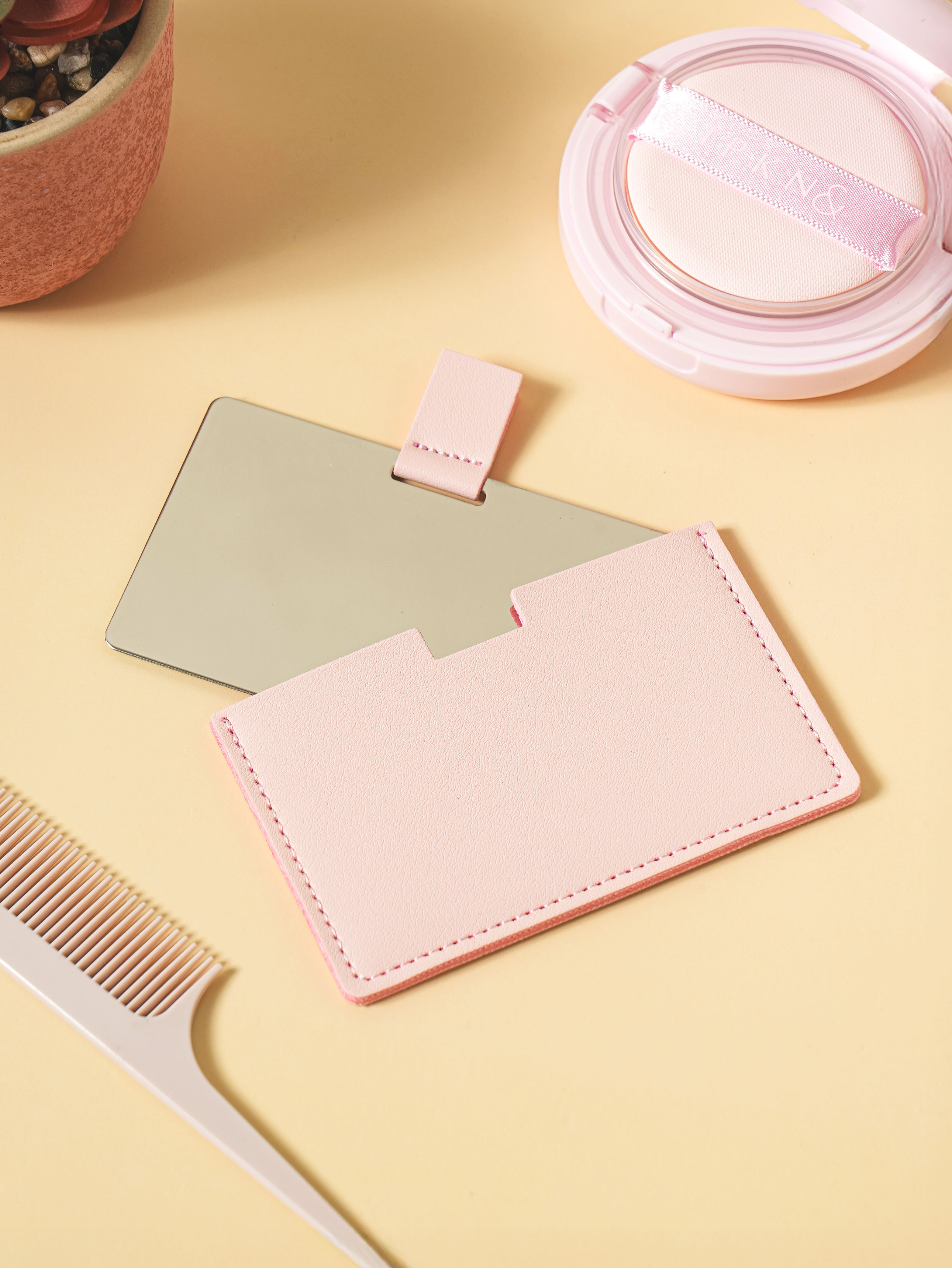 Case Square Hand Mirror Pink