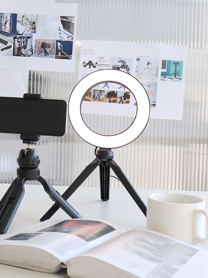 Ring light tripod included