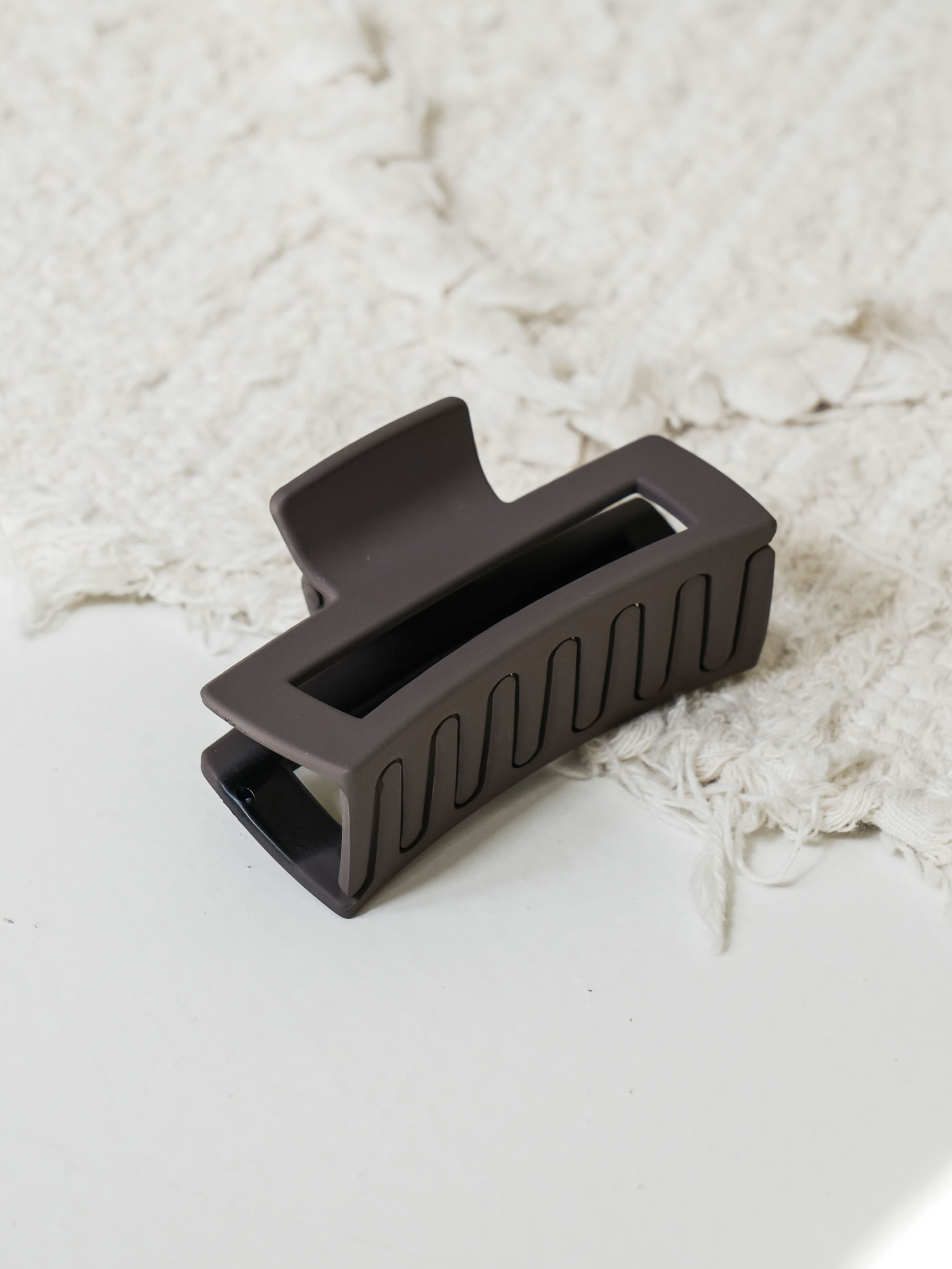 Square mini pin brown