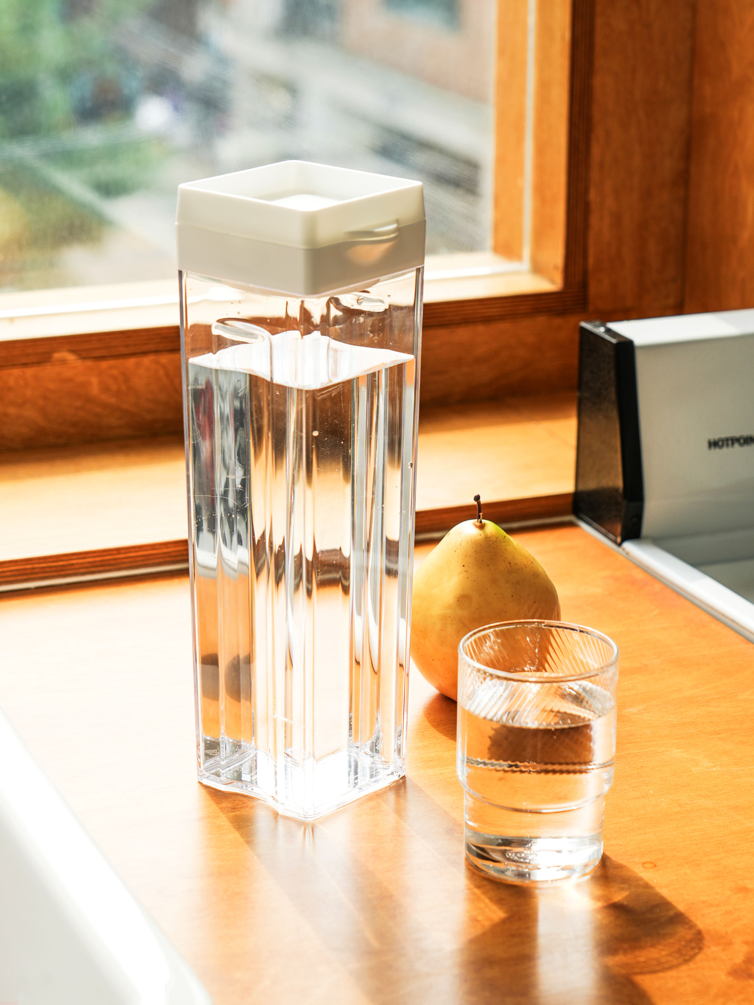 Square table water bottle 1.1 L made in Japan