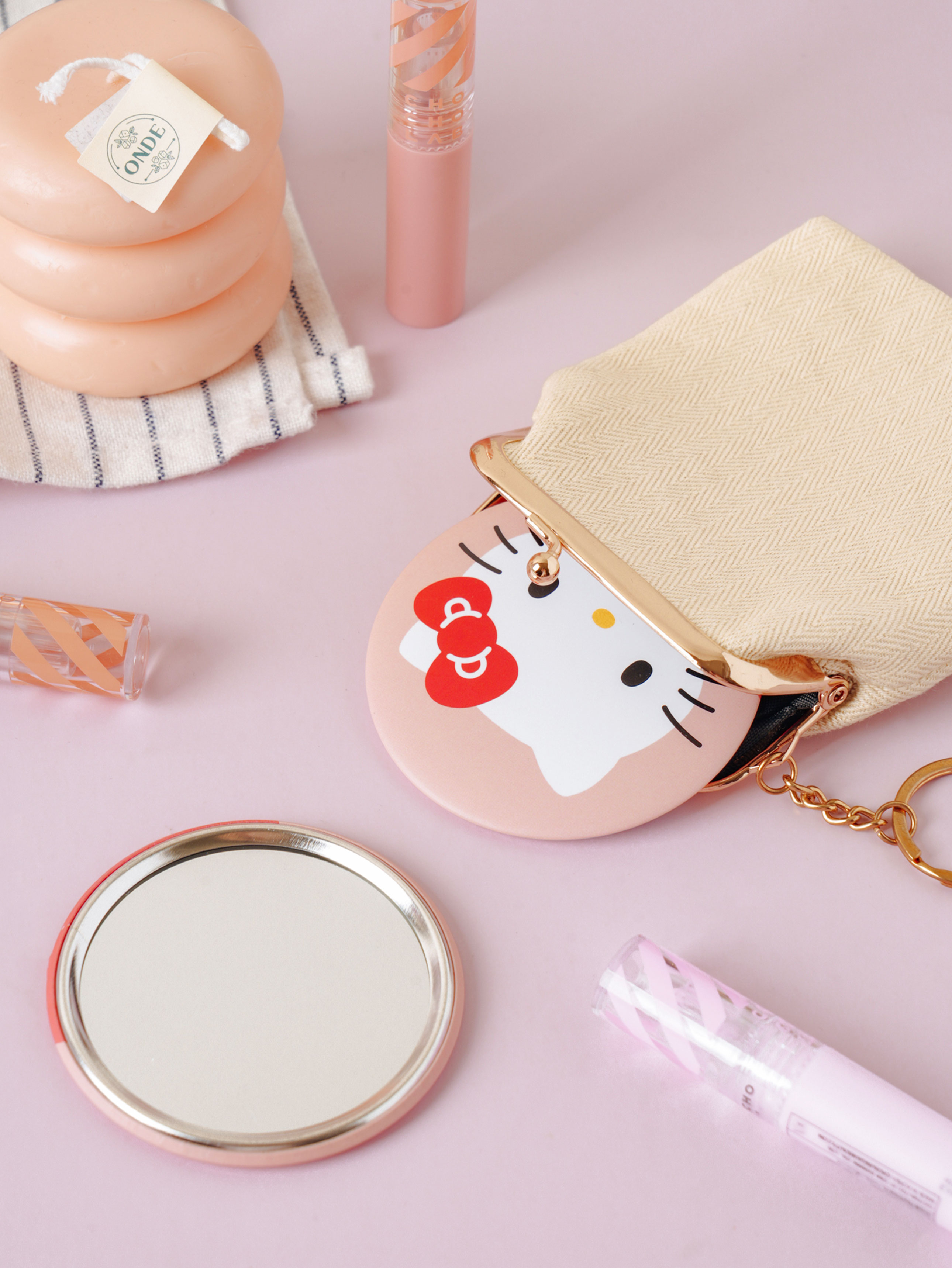 Hello Kitty round hand mirror pink