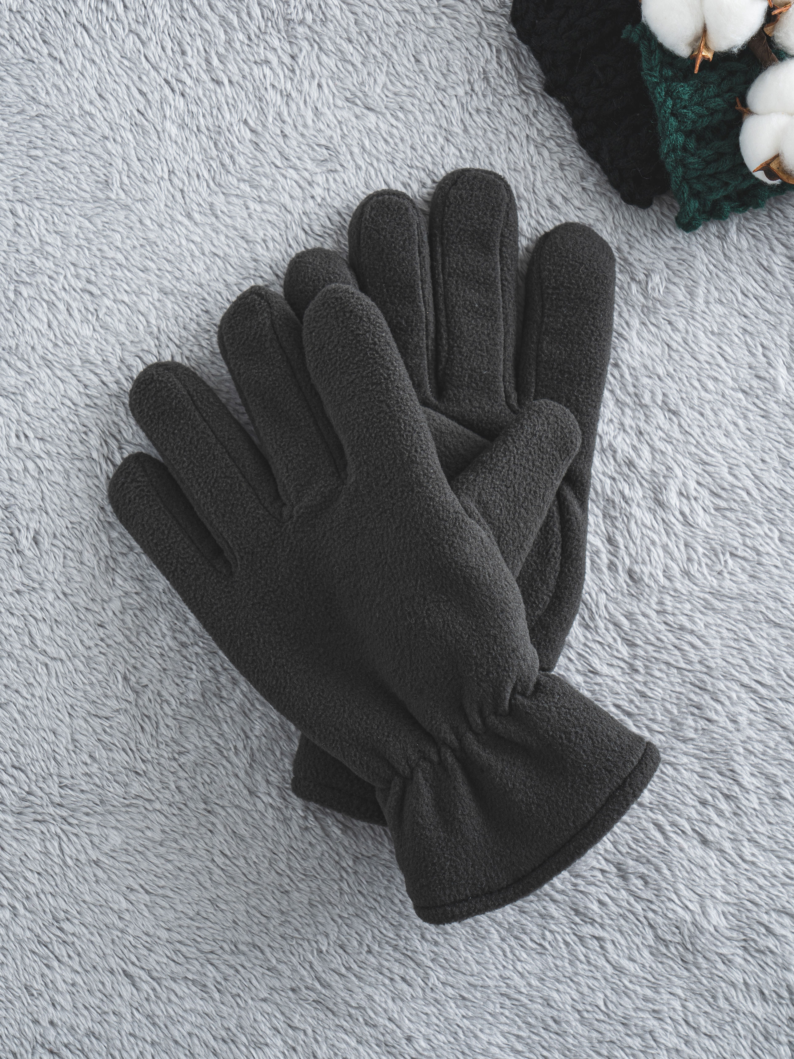 Solid color wrist-fastened gloves gray
