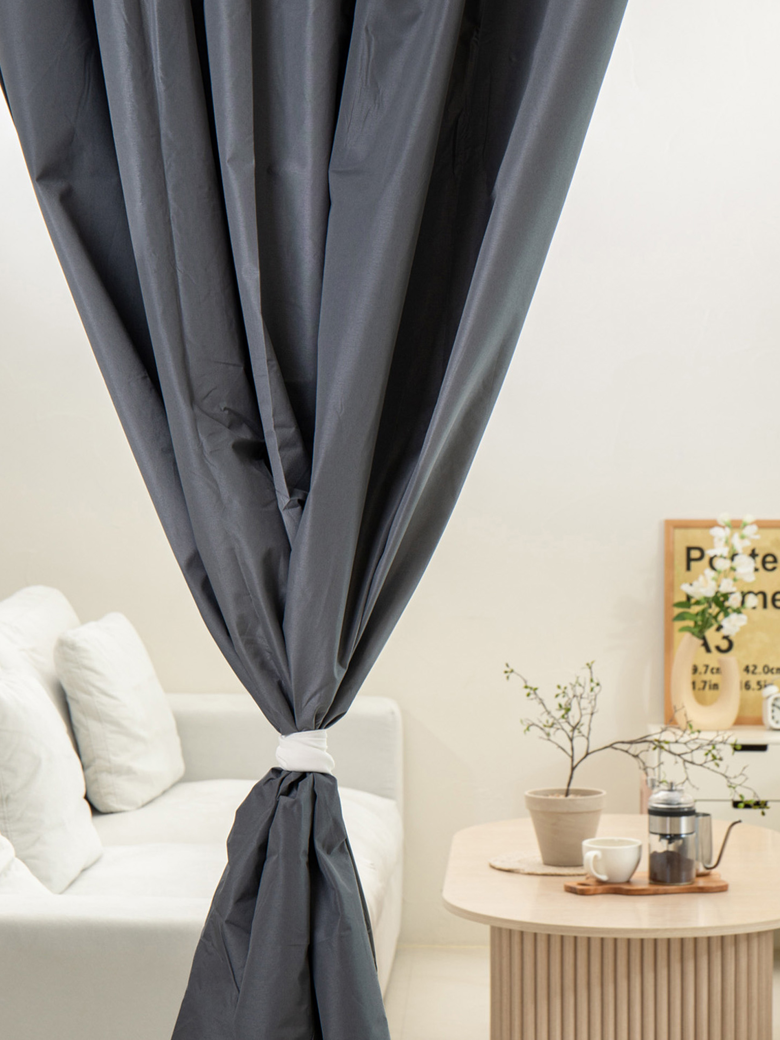 Midsole type blackout curtain, closed type 140