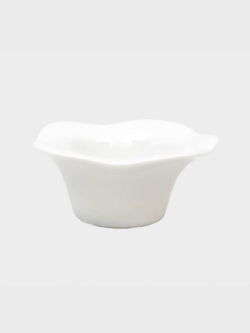 Pure white petal-shaped paper 7 cm