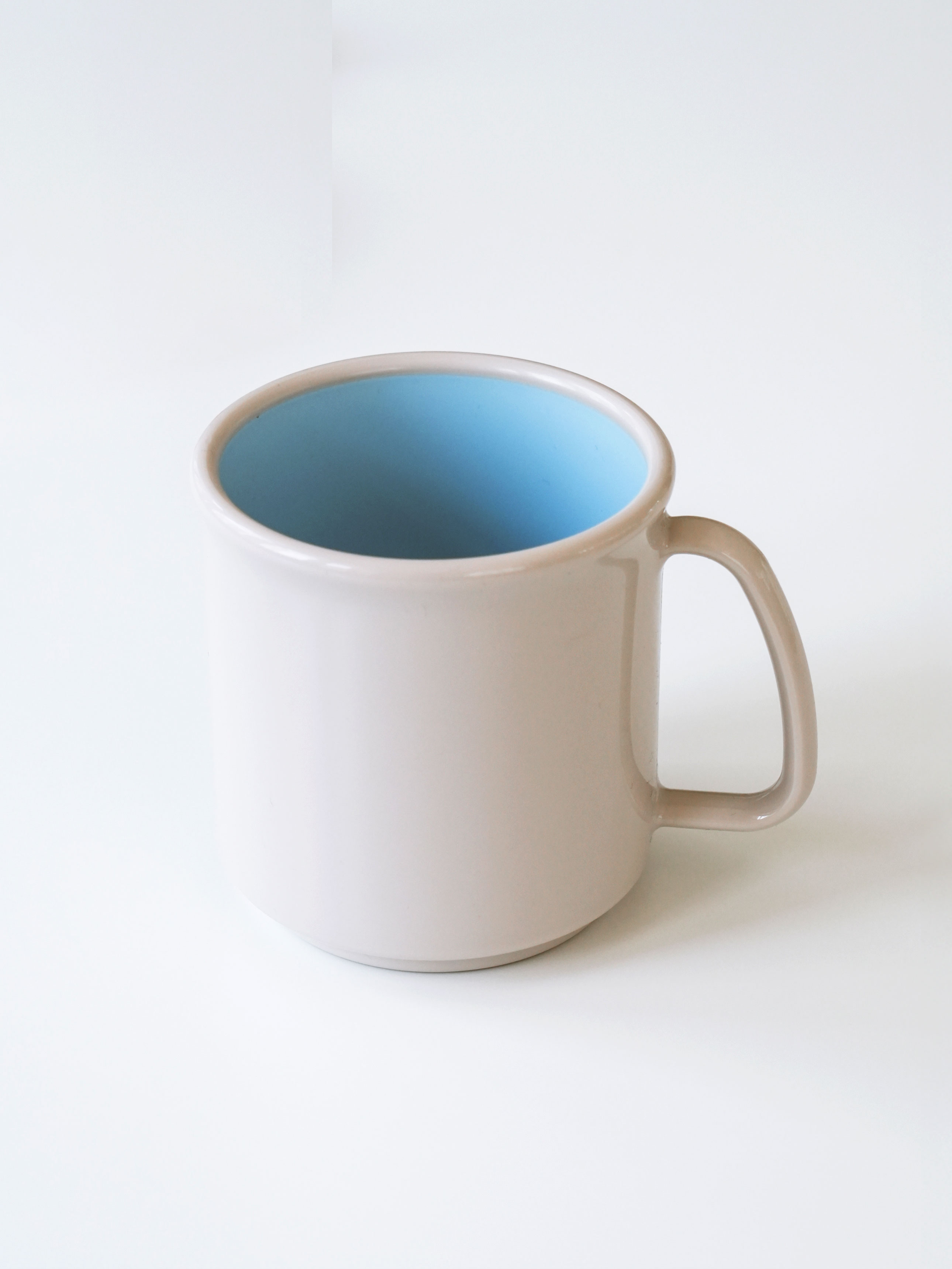 Two-tone plastic mug 400 ml sky blue