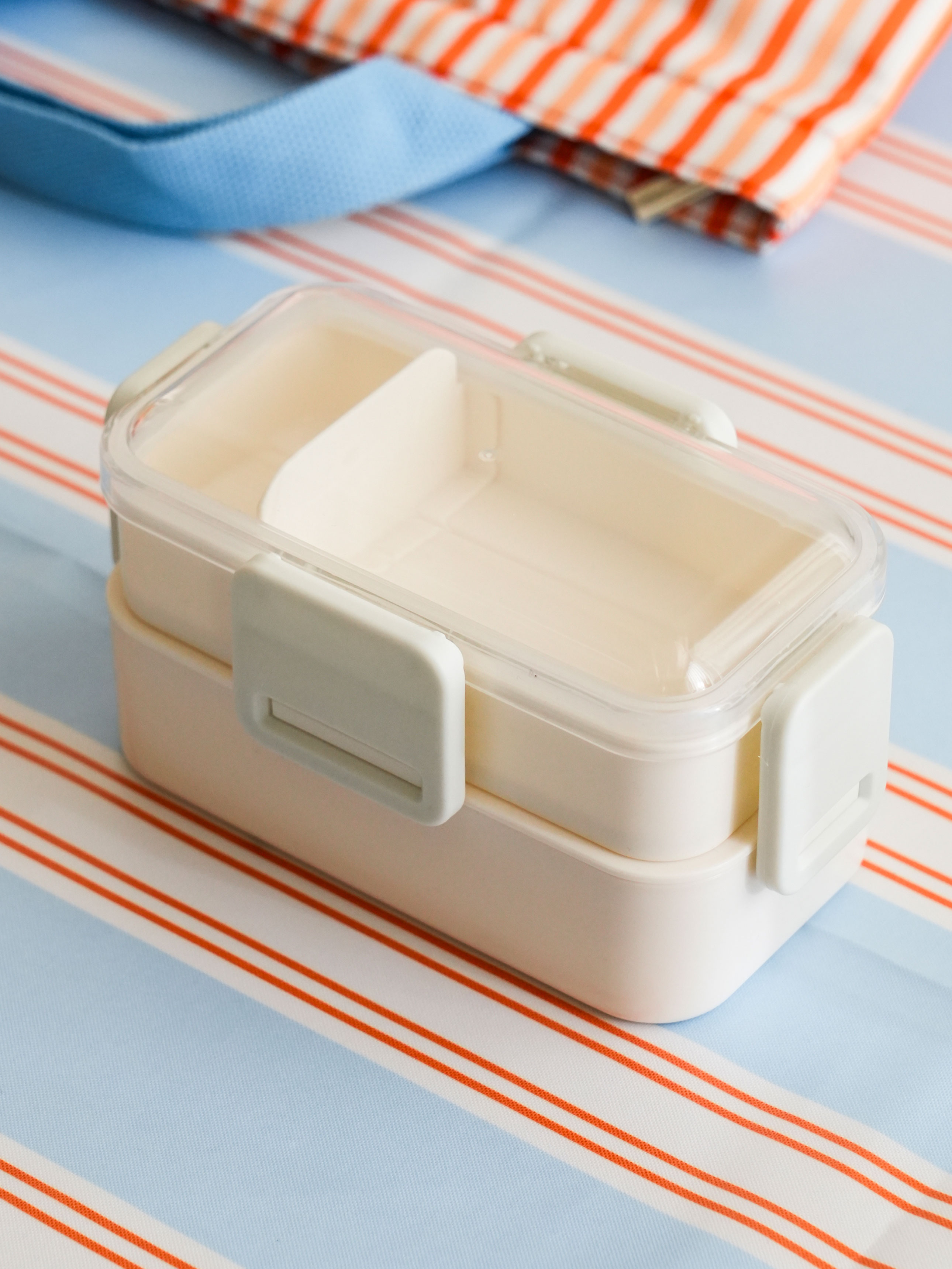 2-tier simple lunch box