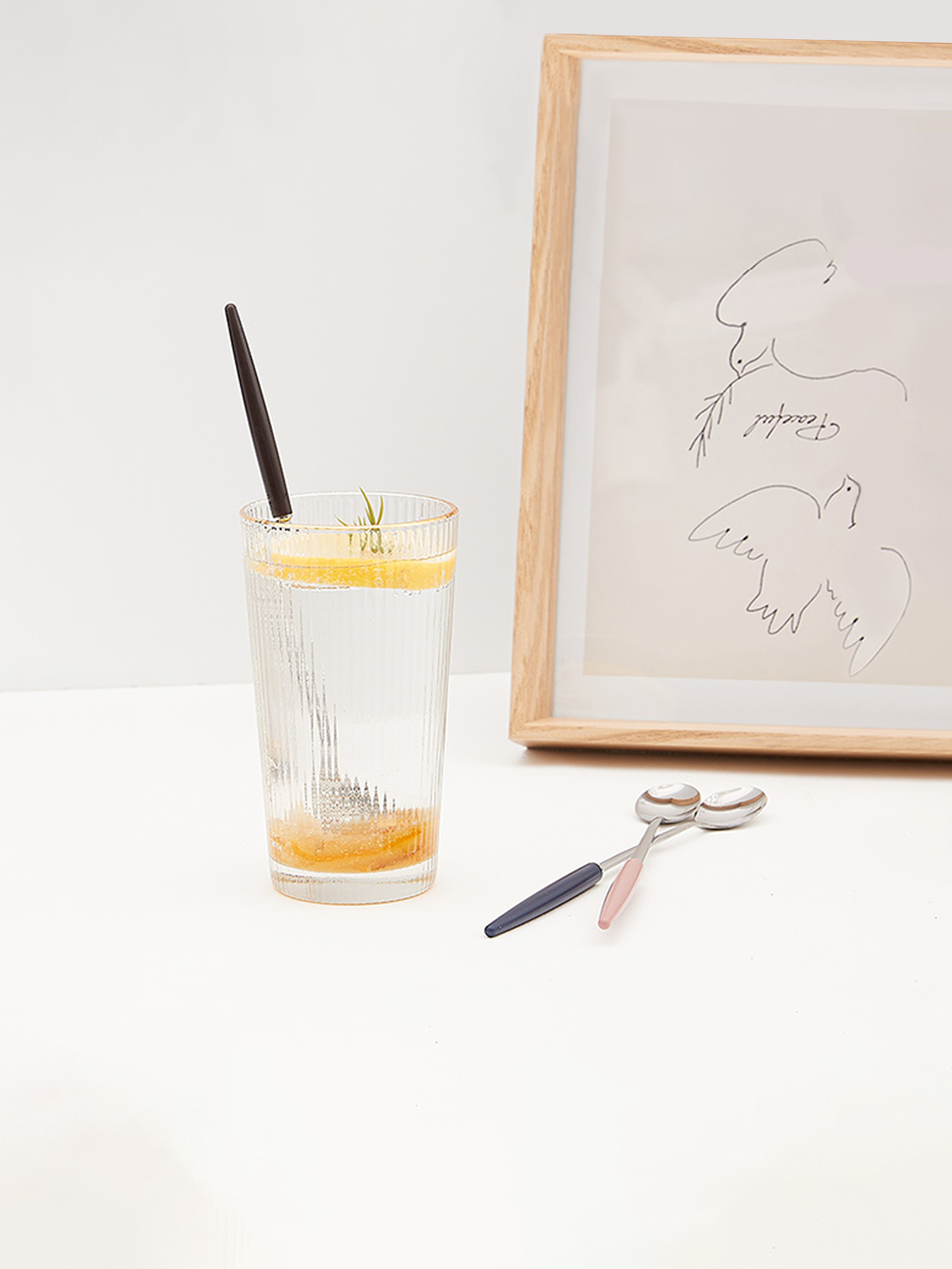1 simple long handle muddler, approximately 22cm