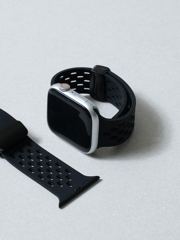 Silicone Magnet Strap Compatible with Apple Watch 42/44/45/46 mm Black