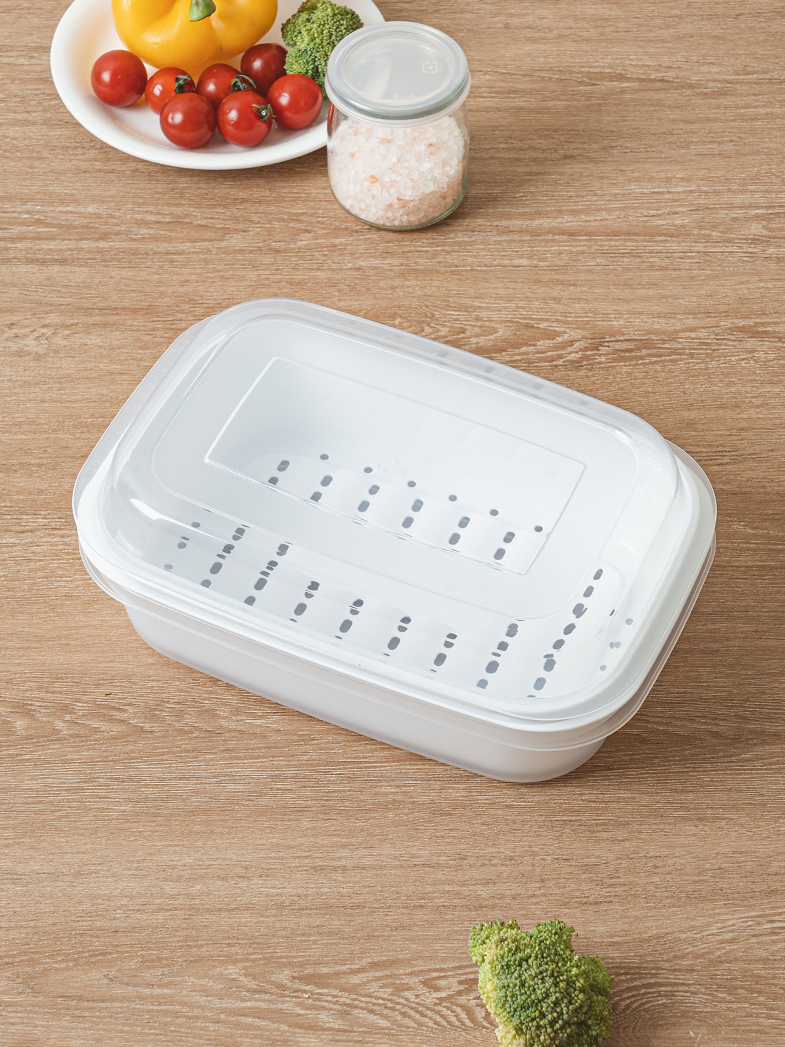 Storage container with tray 1.3 L