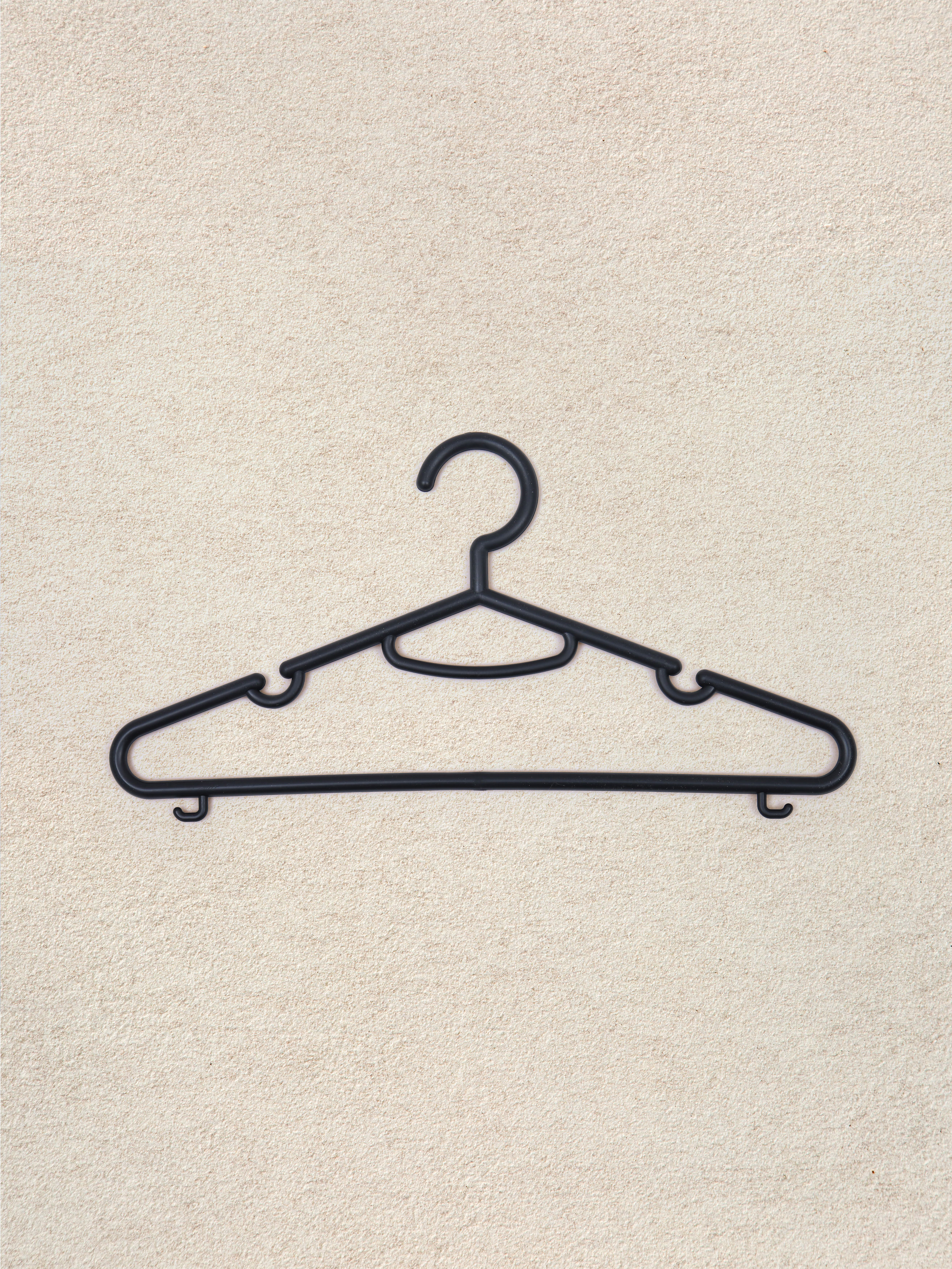 Basic Hanger Black 5P