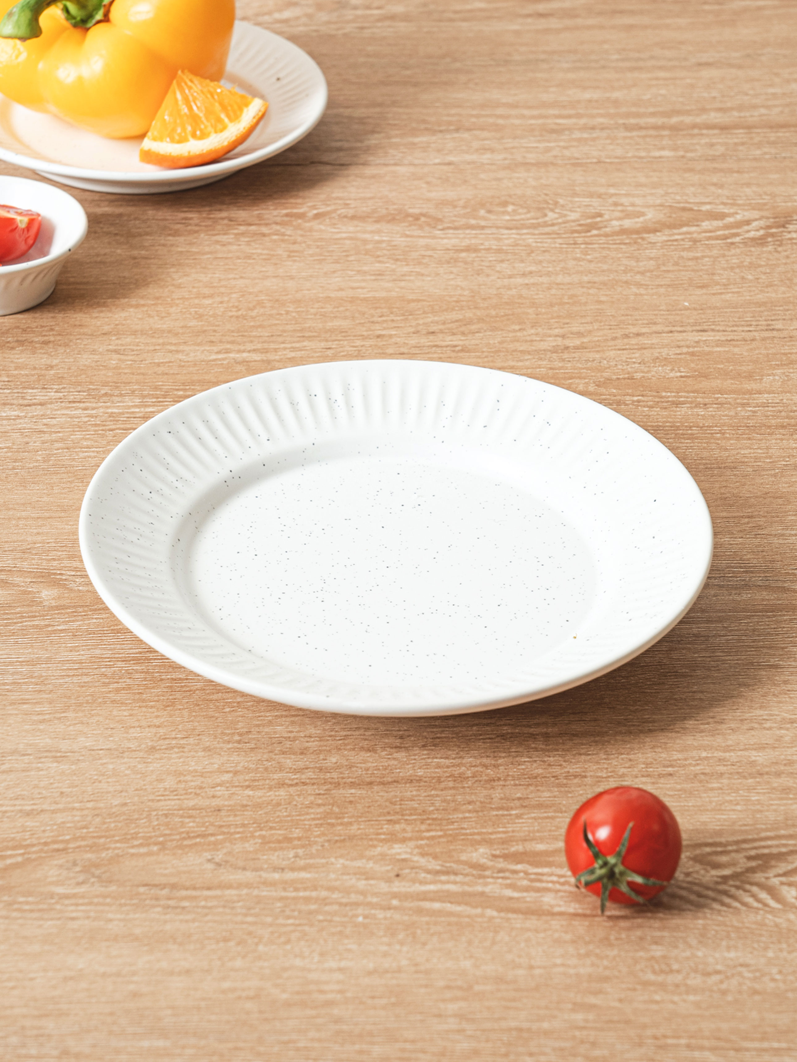 무광 파스텔 줄무늬 양각 접시 17.5 cm
