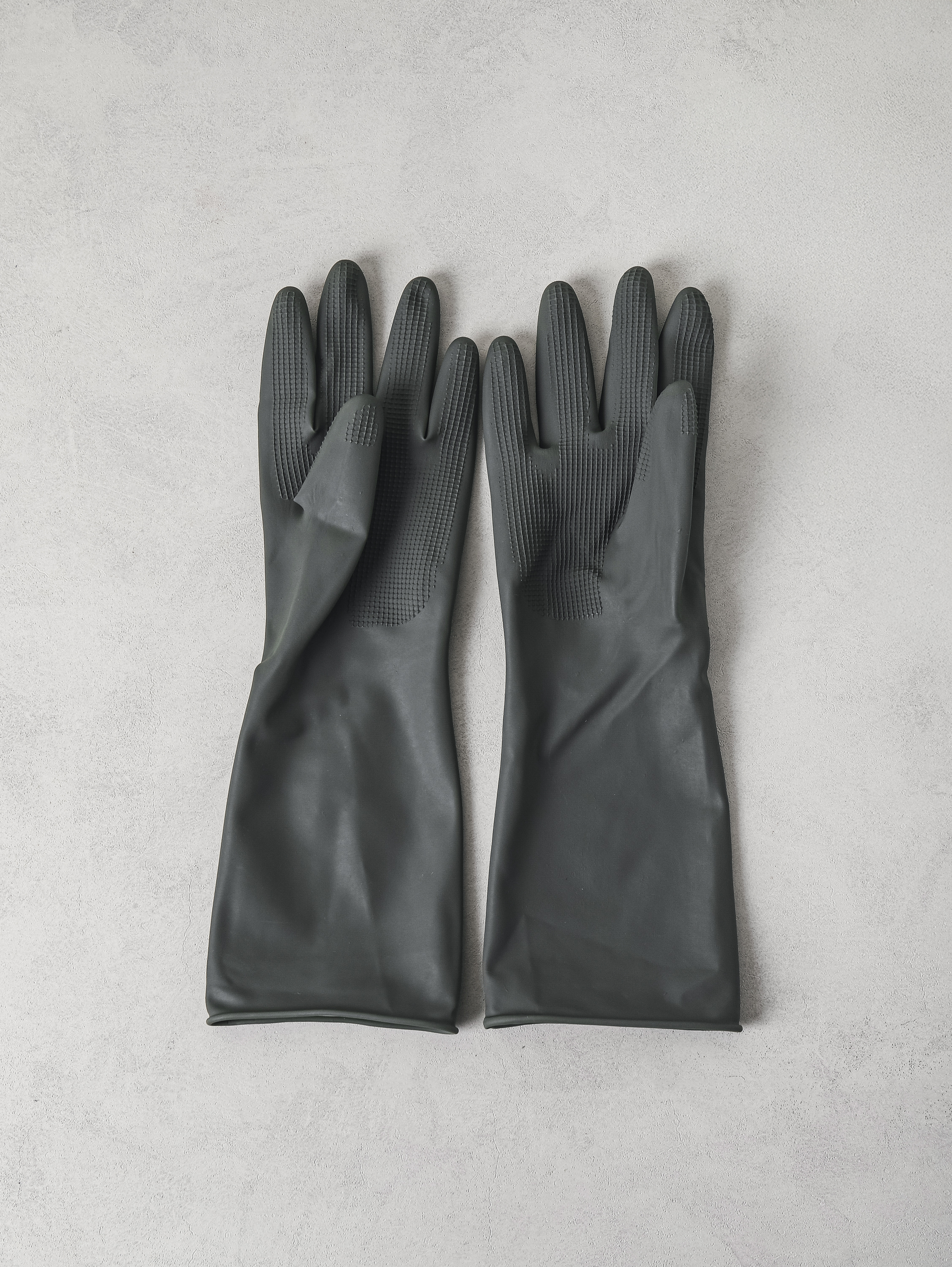 White Hand Beauty Rubber Gloves Large Gray