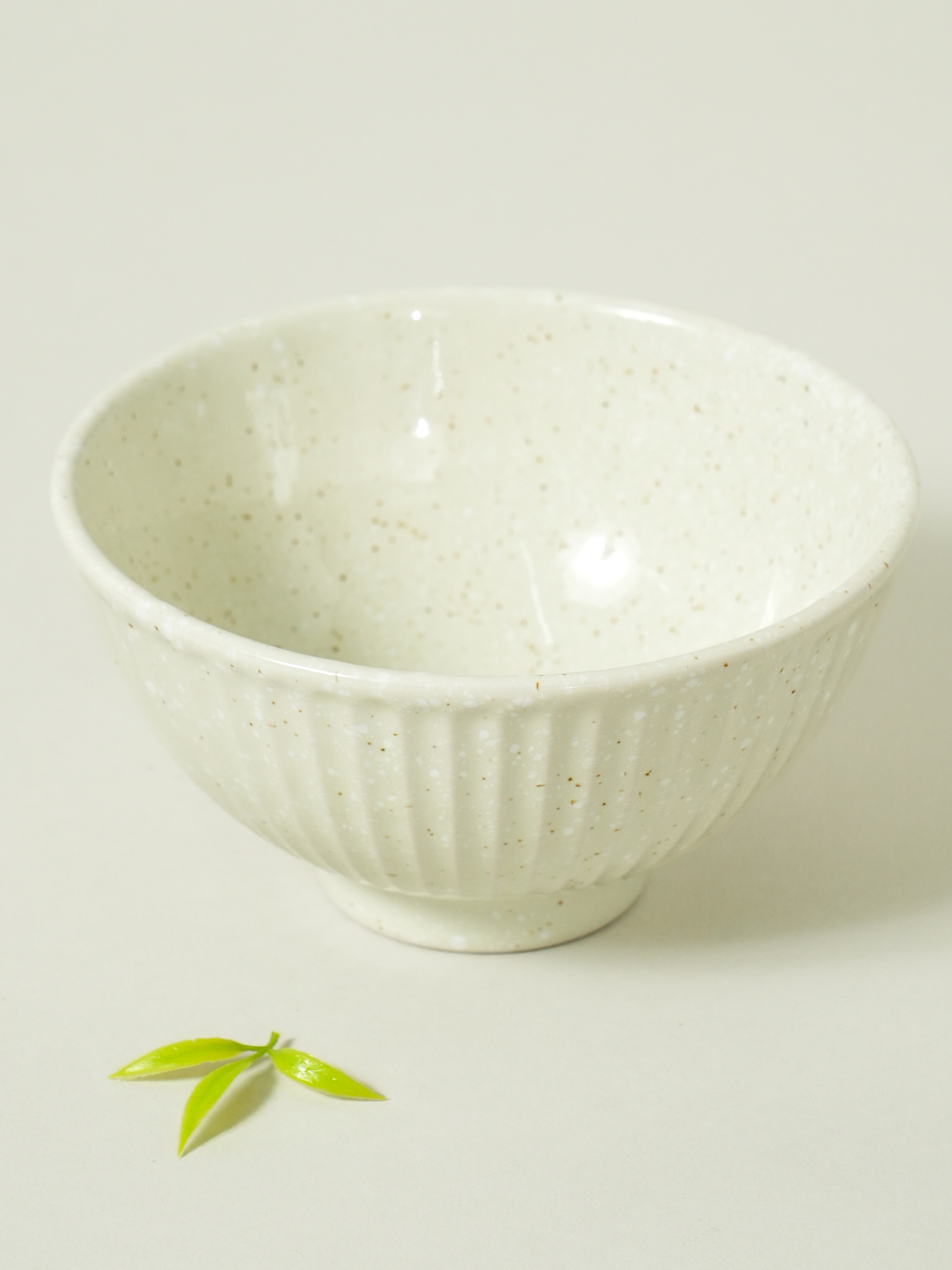컬러 점무늬 양각 대접 13 cm