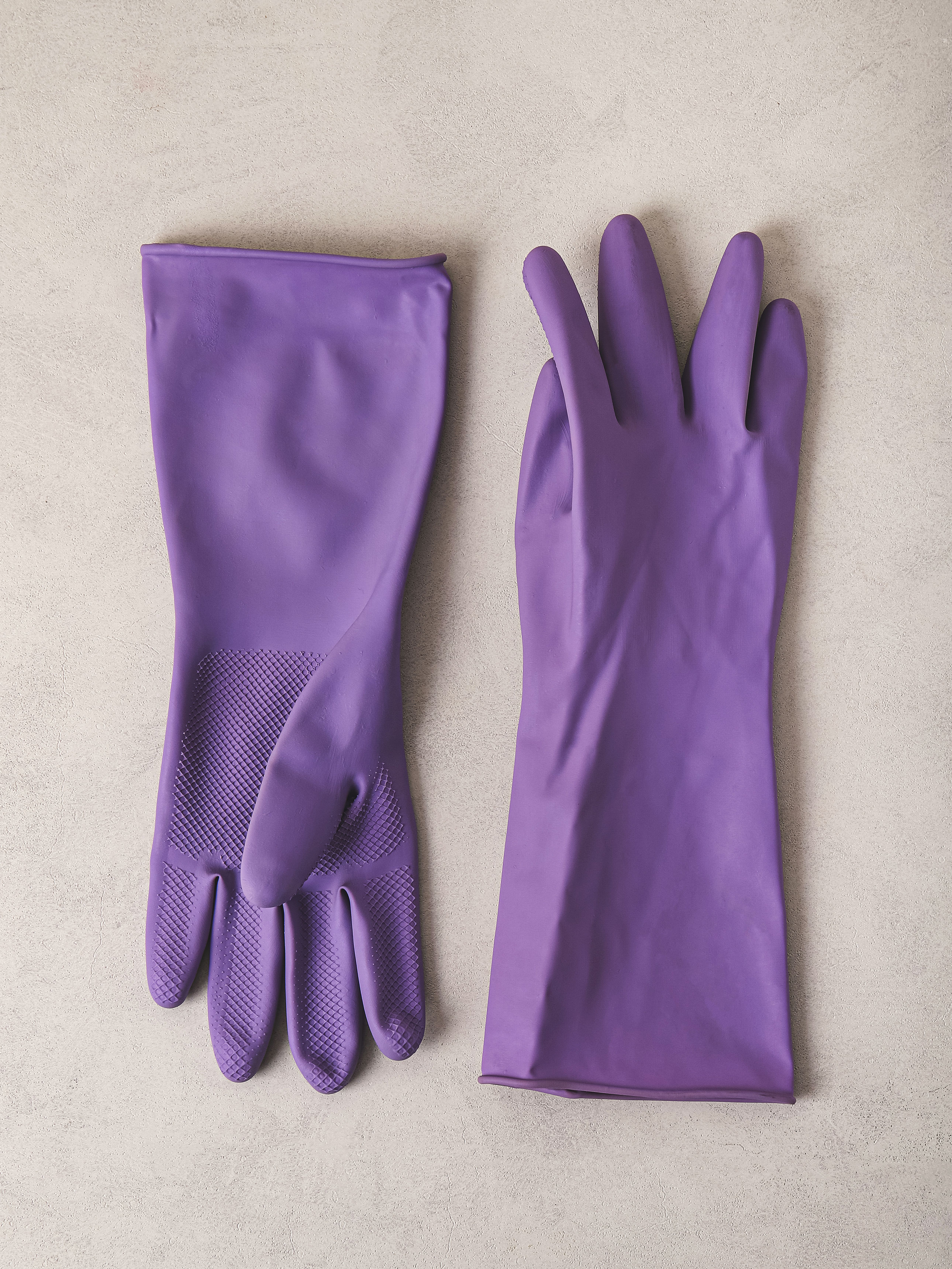 White Hand Beauty Rubber Gloves Medium Purple