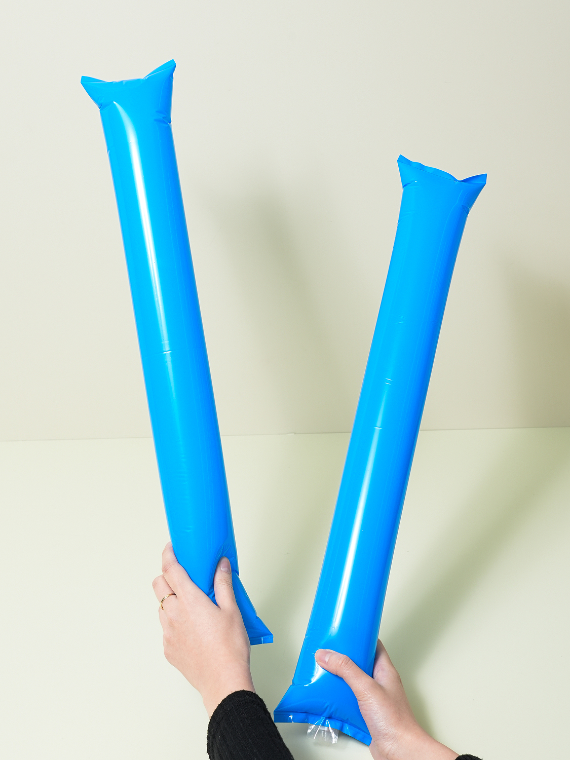 6 inflatable light sticks blue