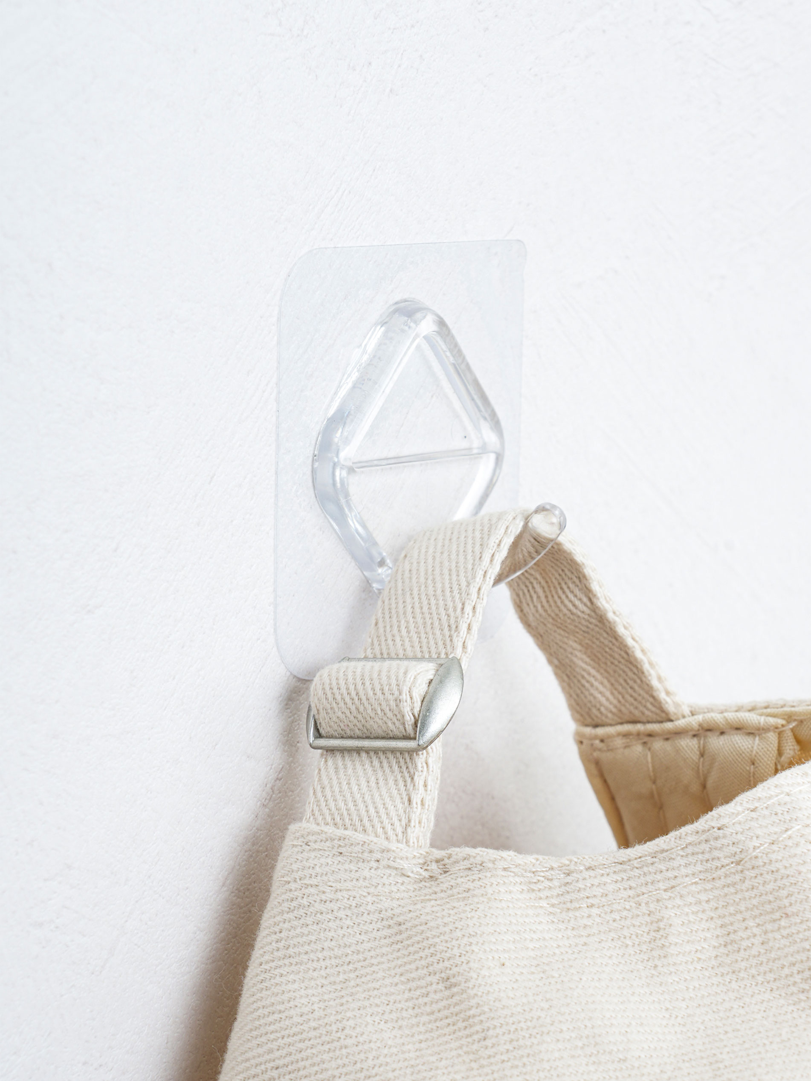 4 clear sheet hooks