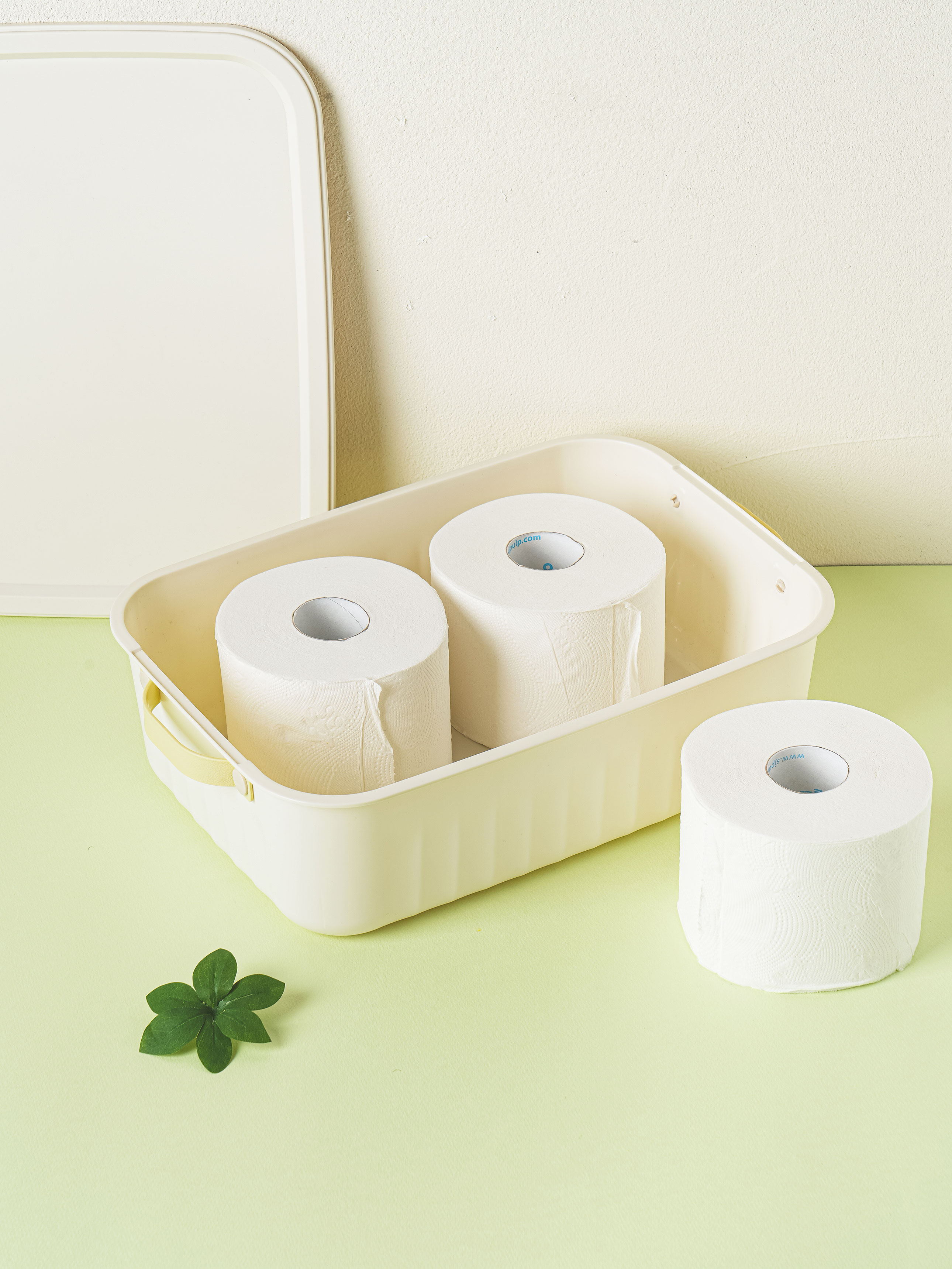Handle point storage box medium size