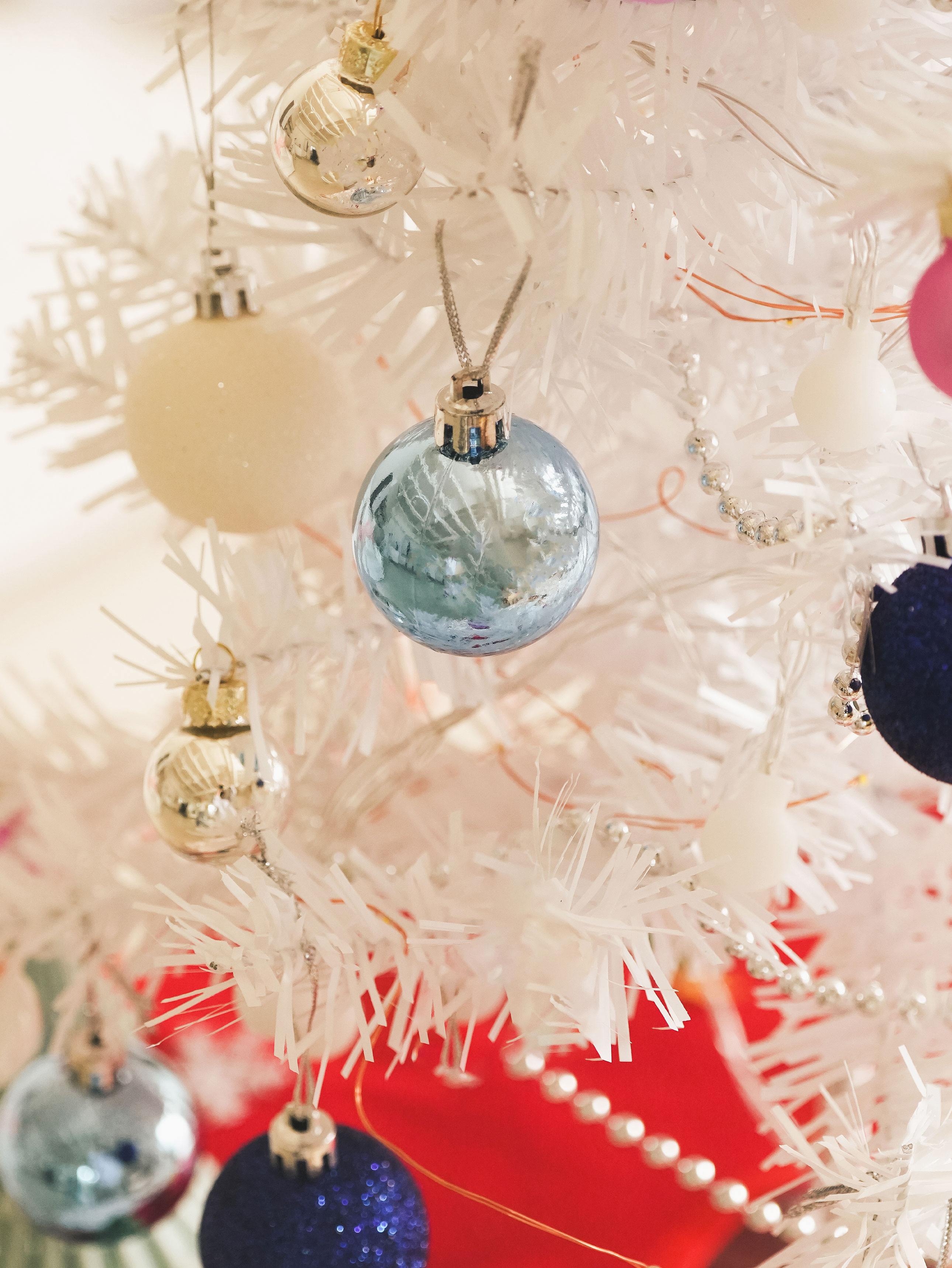 Christmas White Blue Mixed Balls 4 cm 10 pieces
