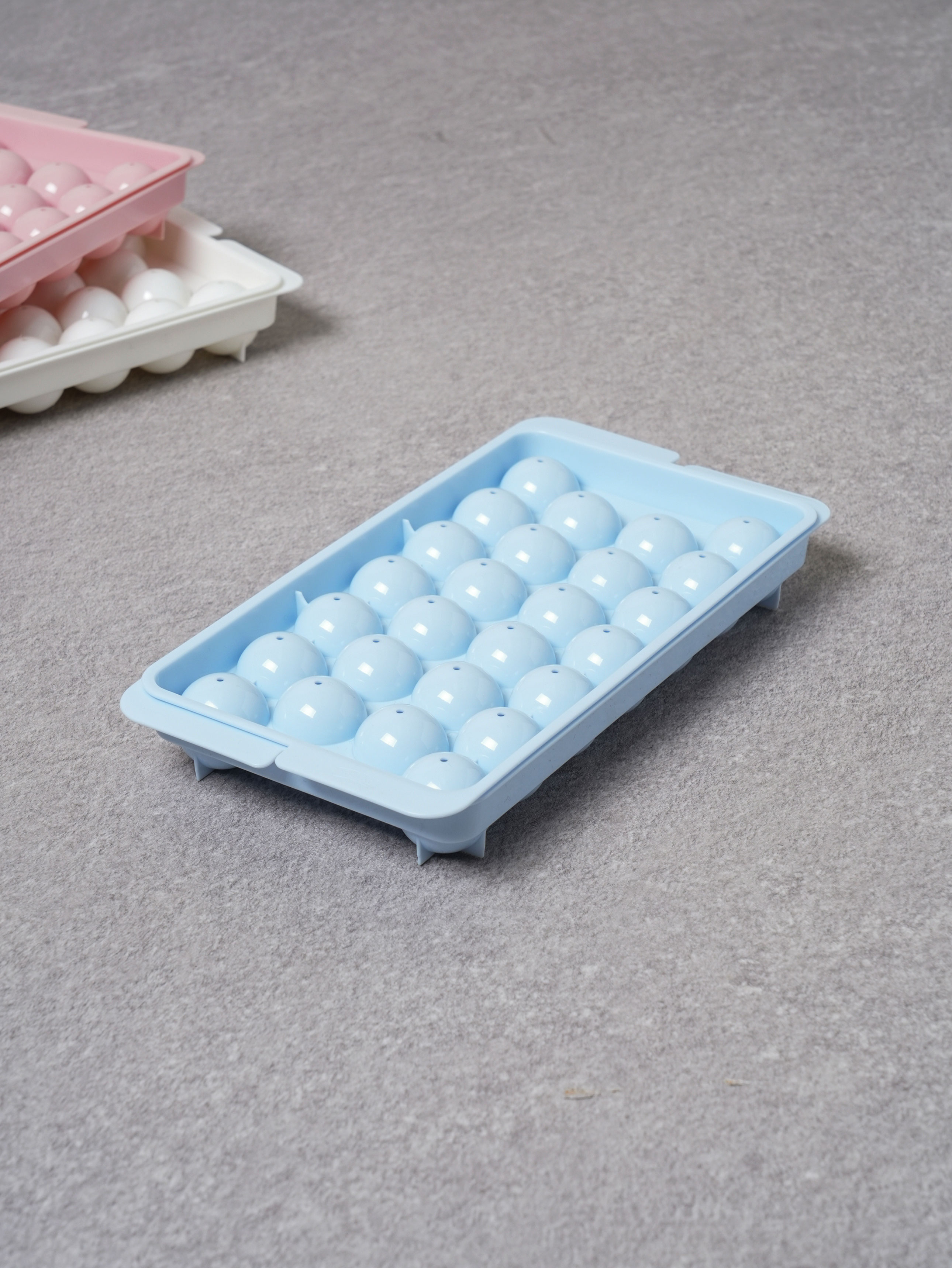 Ice tray round 26 hole blue