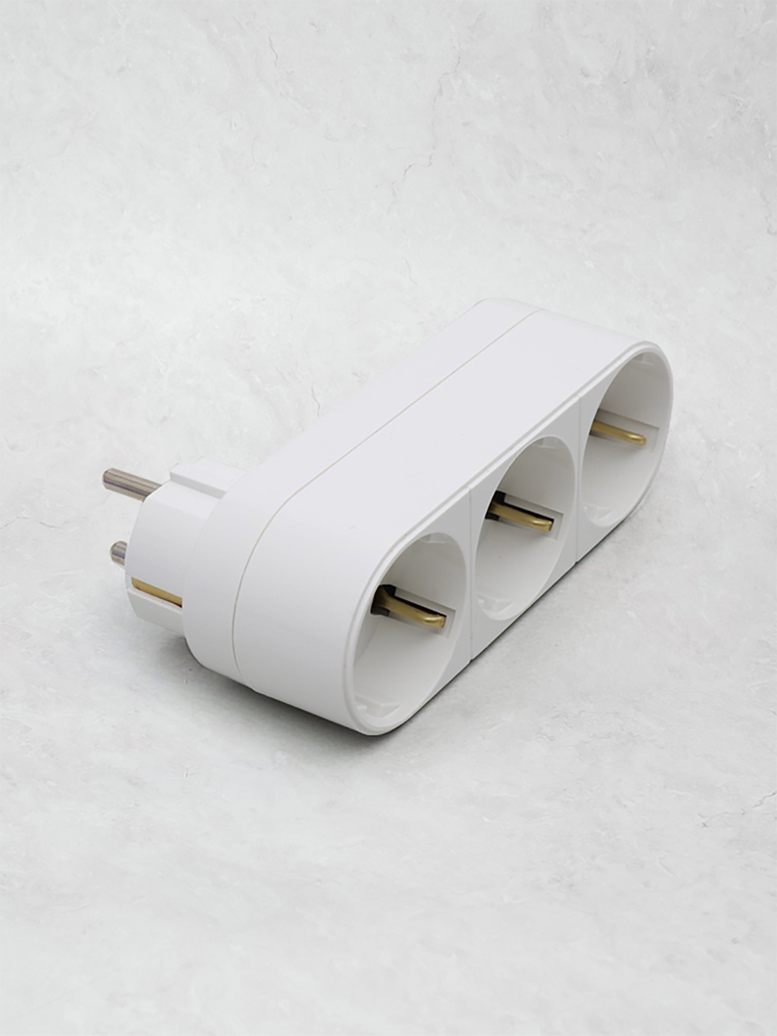 I-shaped plug-in multi-tap 3 ports