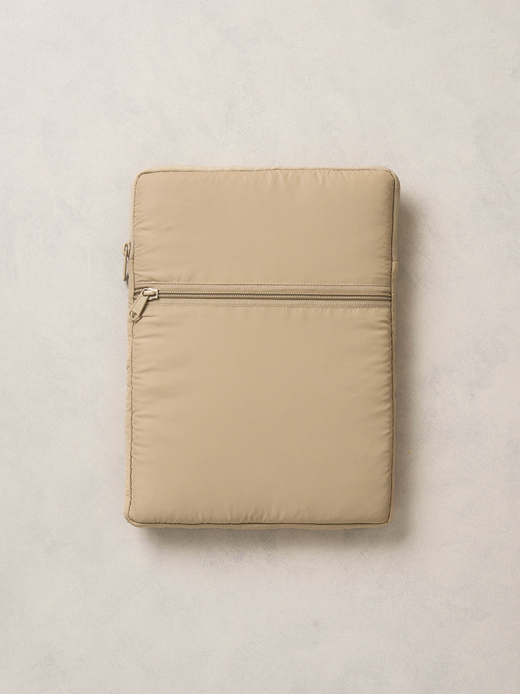 Large padded tablet pouch beige