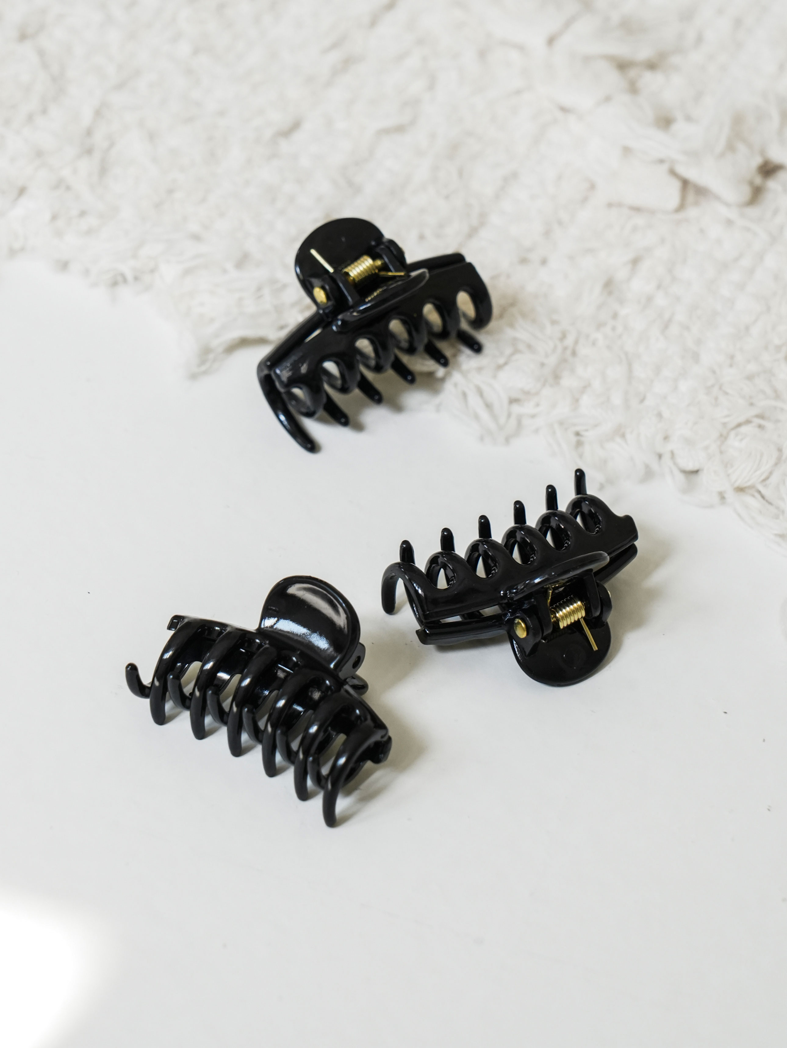 8 hair clips, black