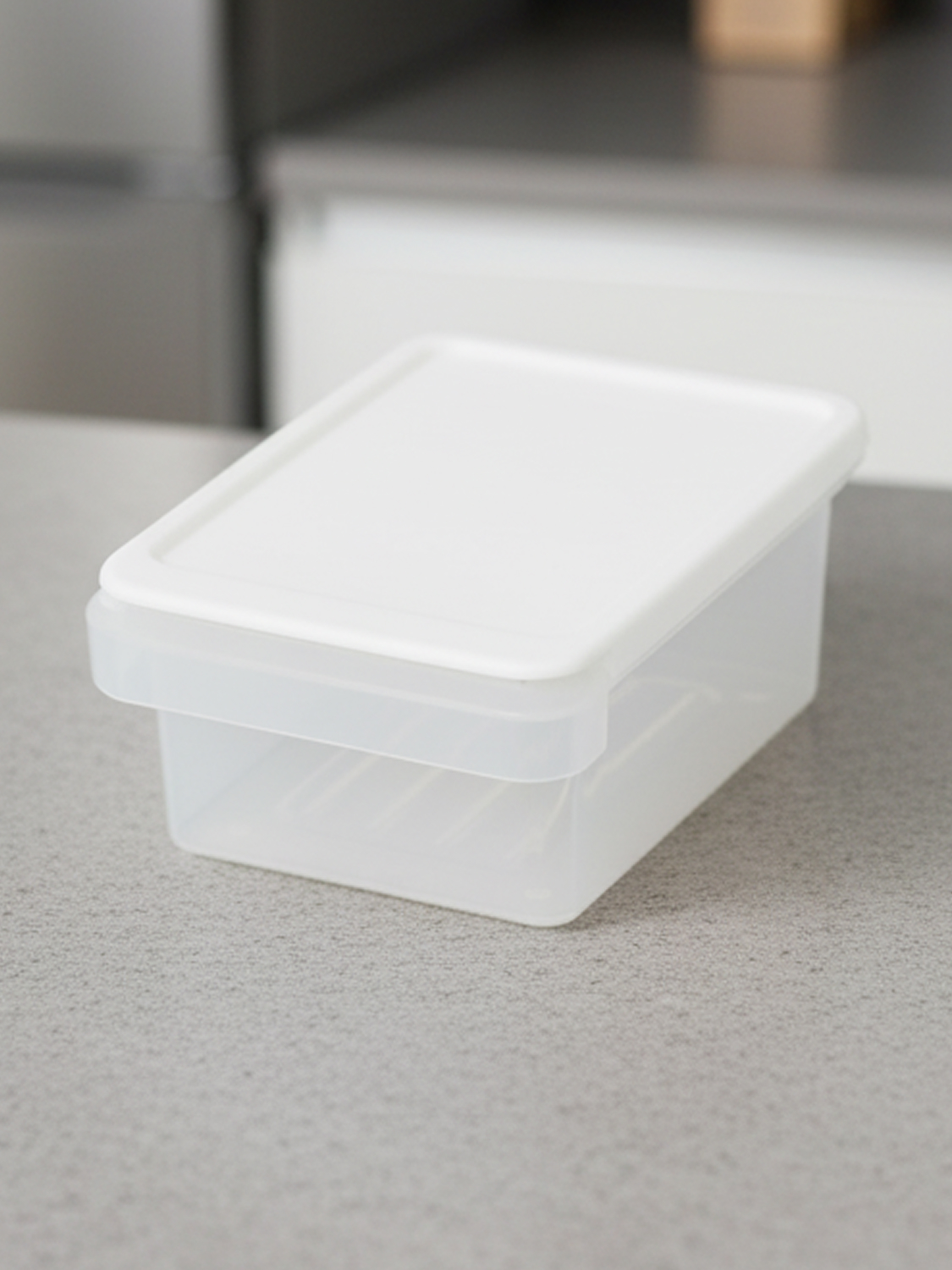 740 ml container with soft lid