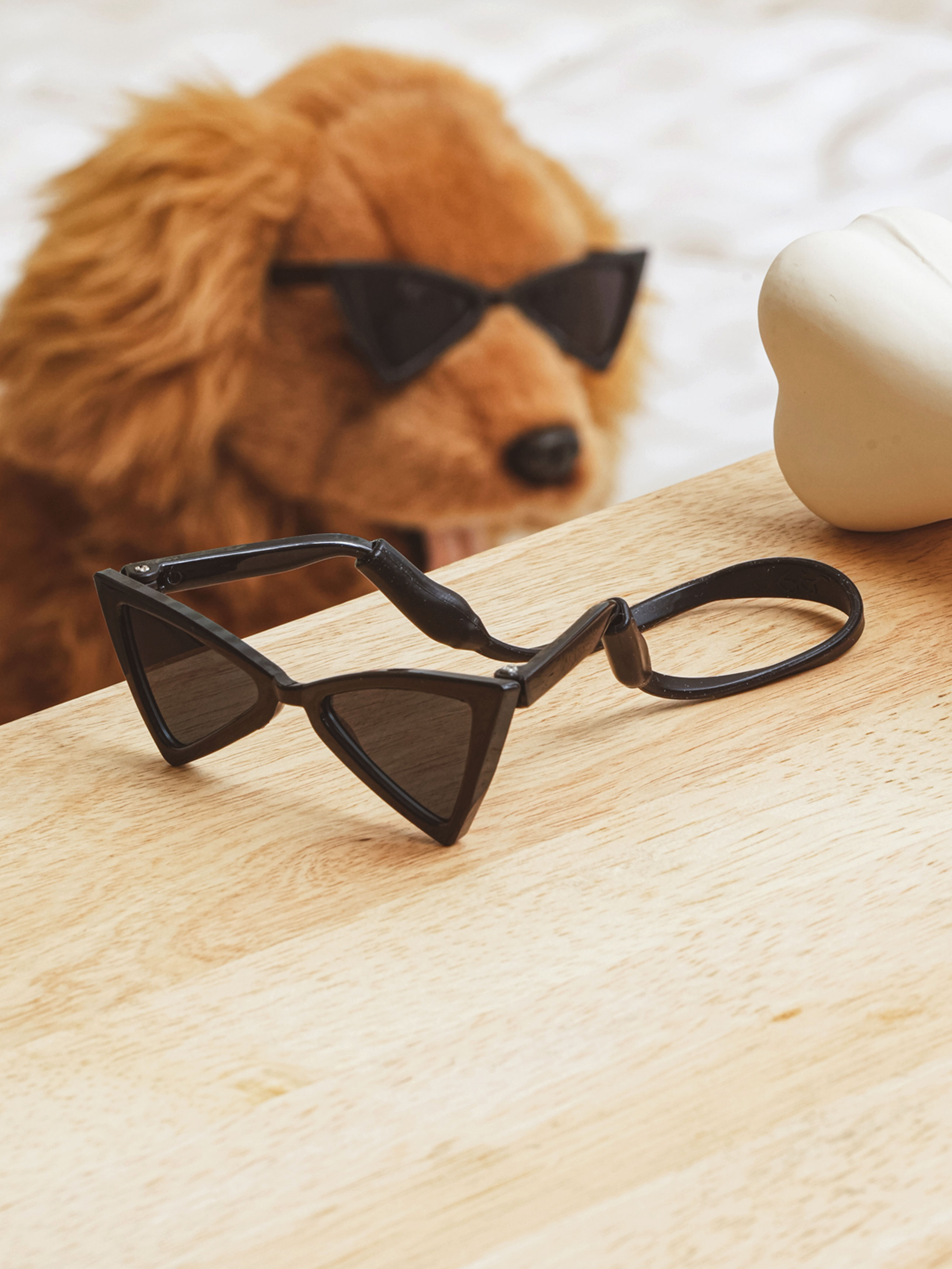 [Pet] Triangular sunglasses