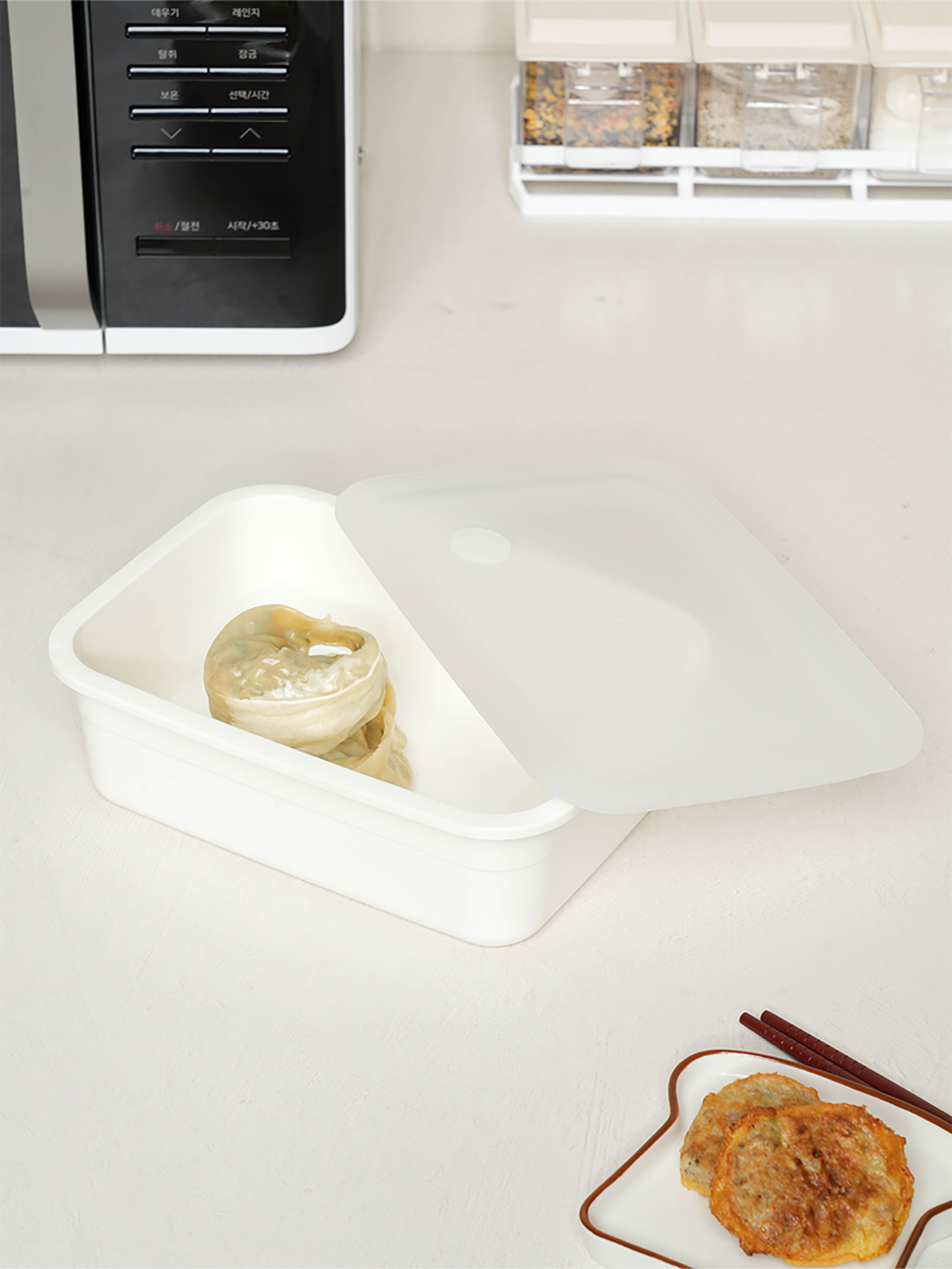 Translucent Lid Microwave Container 1.3L
